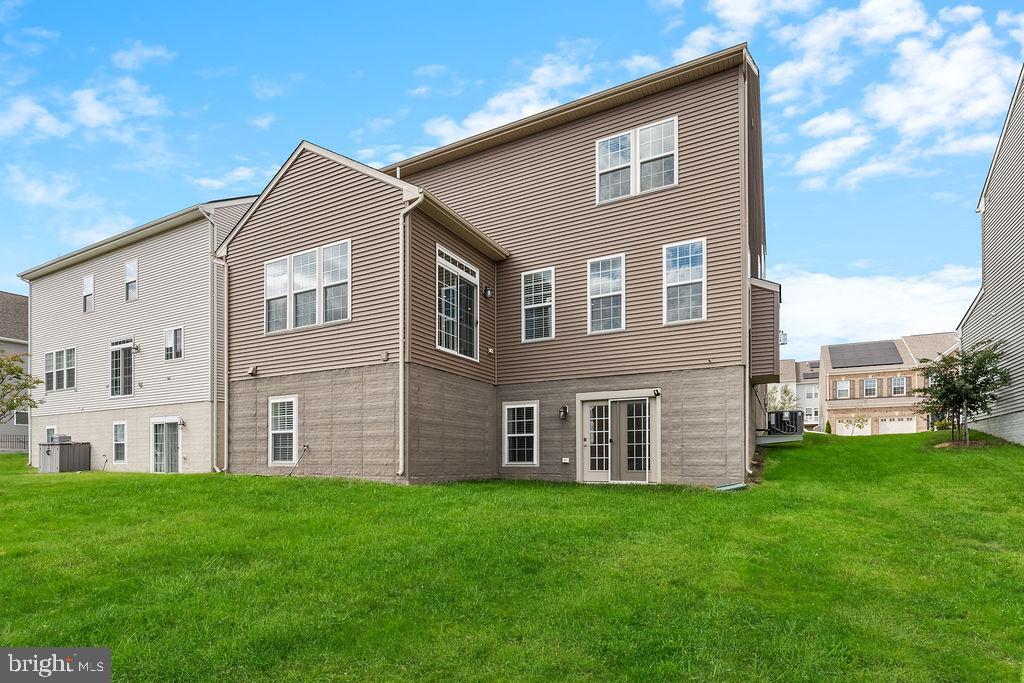 SMITH HOME FARM - Land