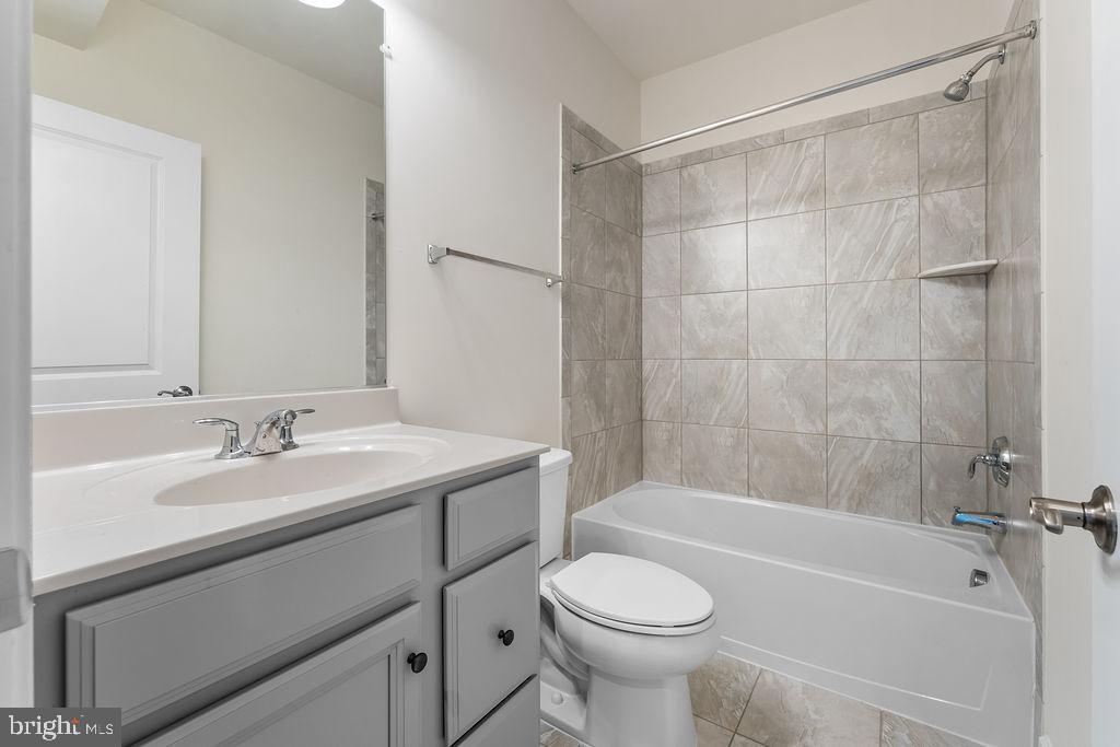 SMITH HOME FARM - Land