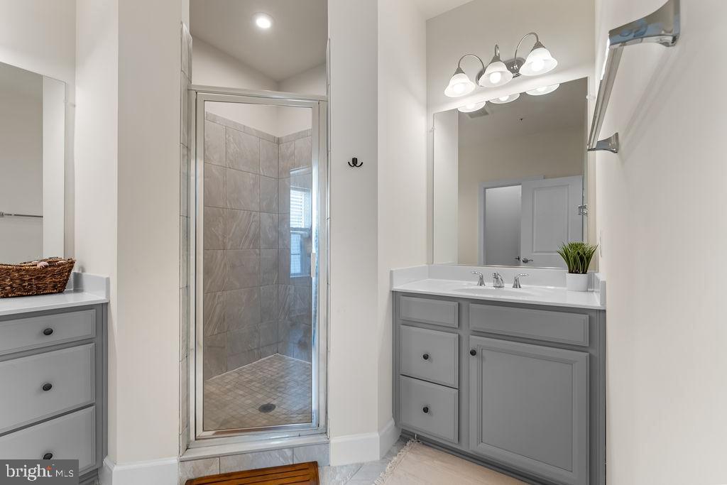 SMITH HOME FARM - Land