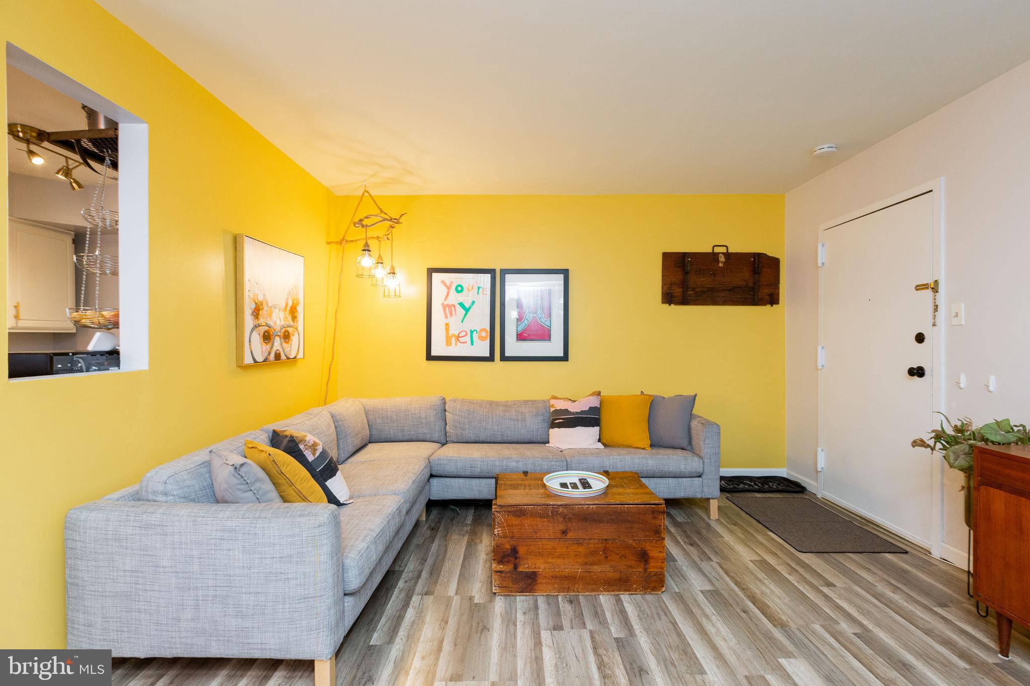 CAMELBACK VILLAGE - Residential