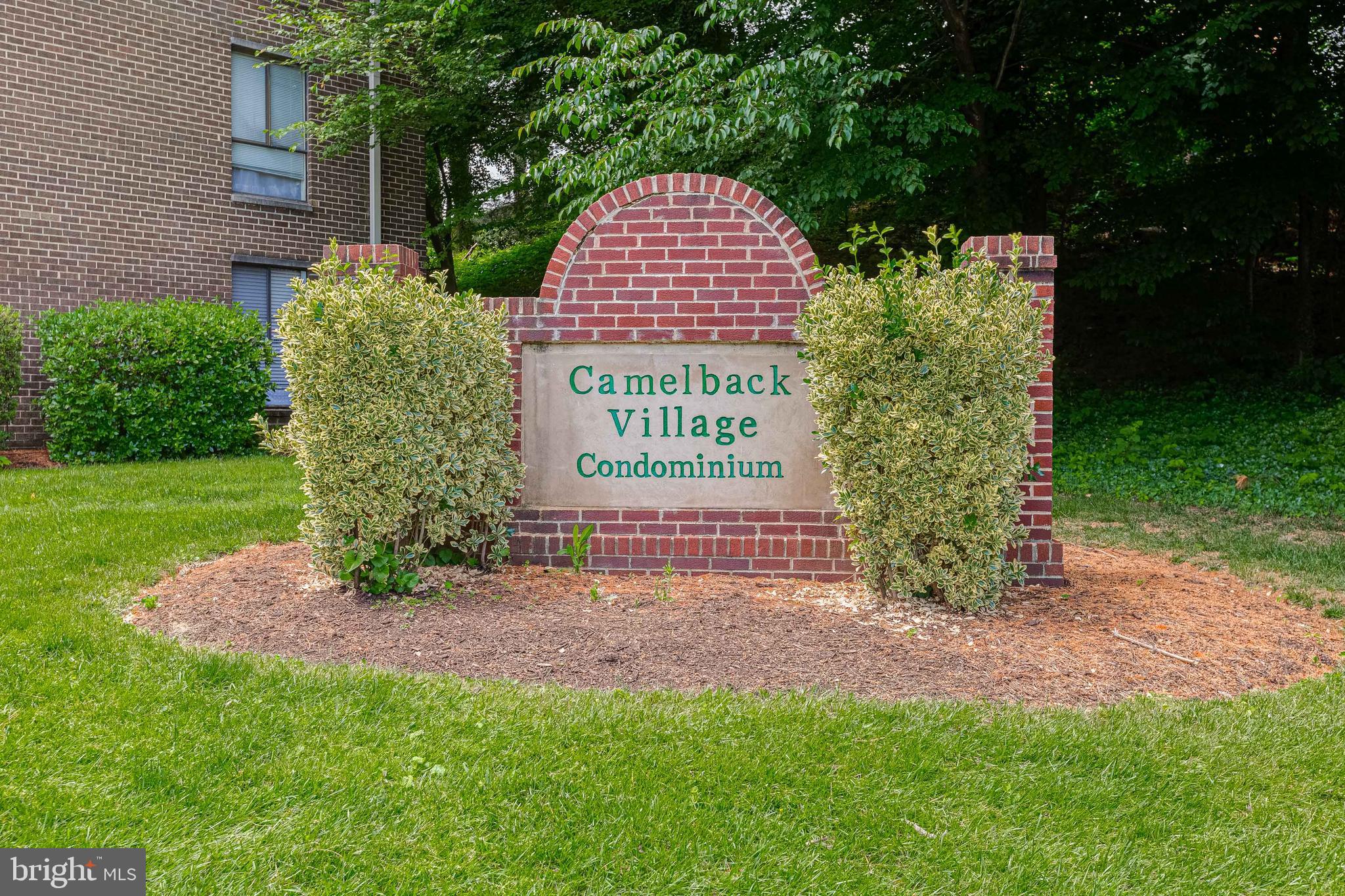 CAMELBACK VILLAGE - Residential