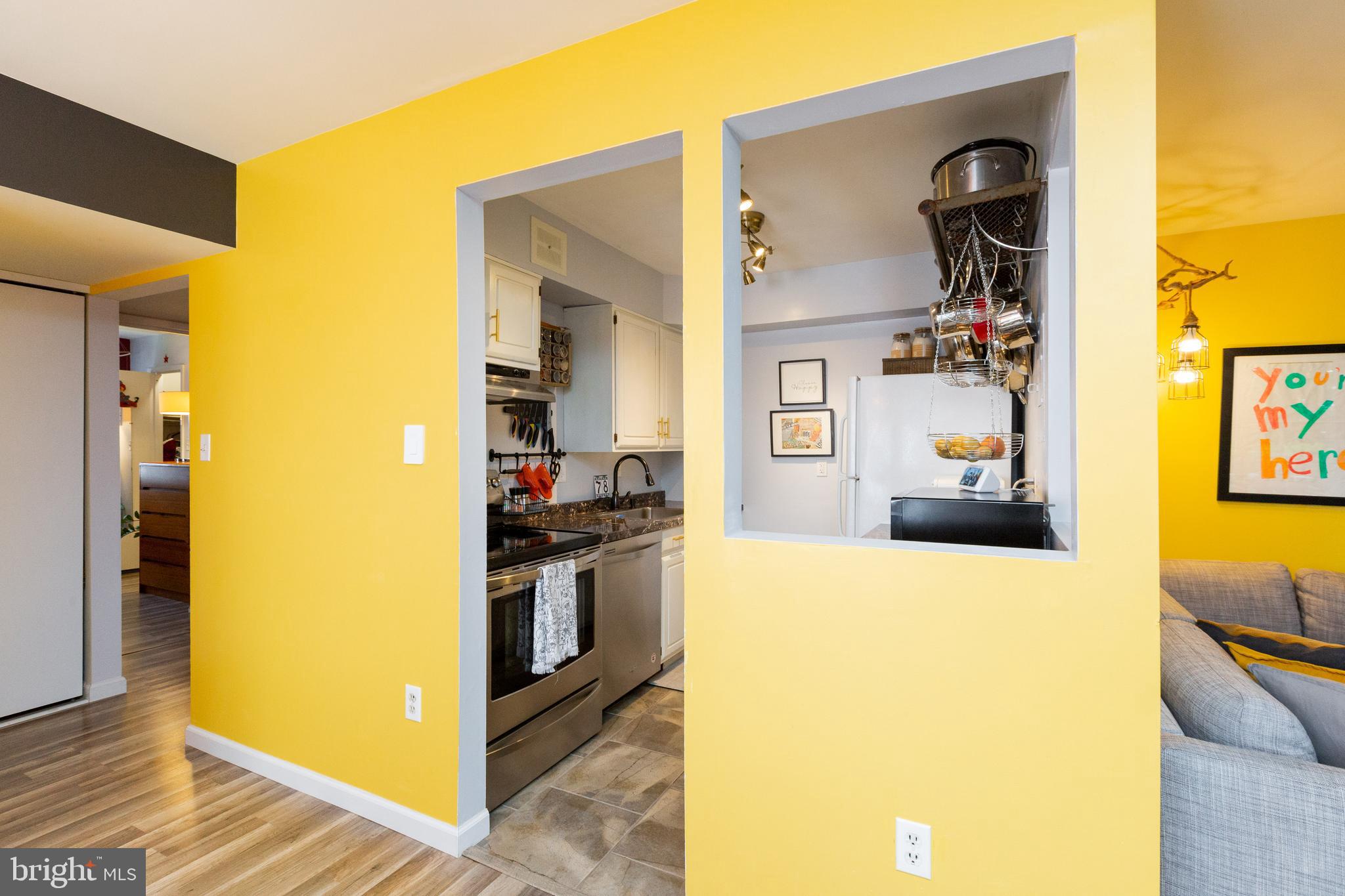 CAMELBACK VILLAGE - Residential