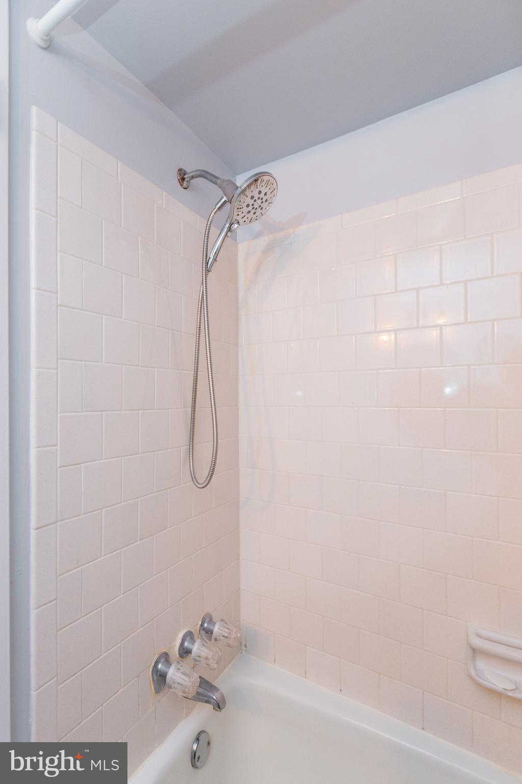 CAMELBACK VILLAGE - Residential