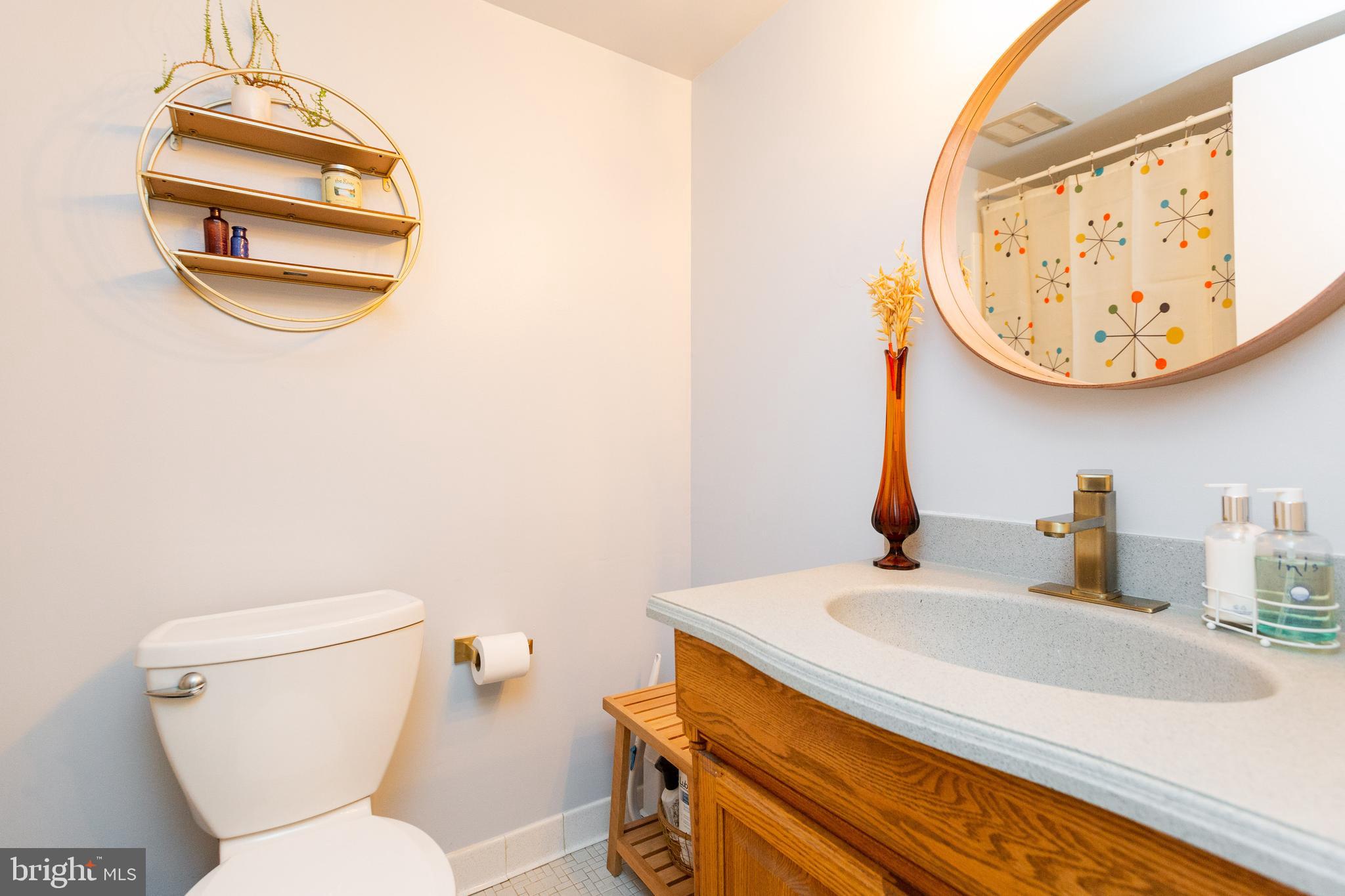 CAMELBACK VILLAGE - Residential