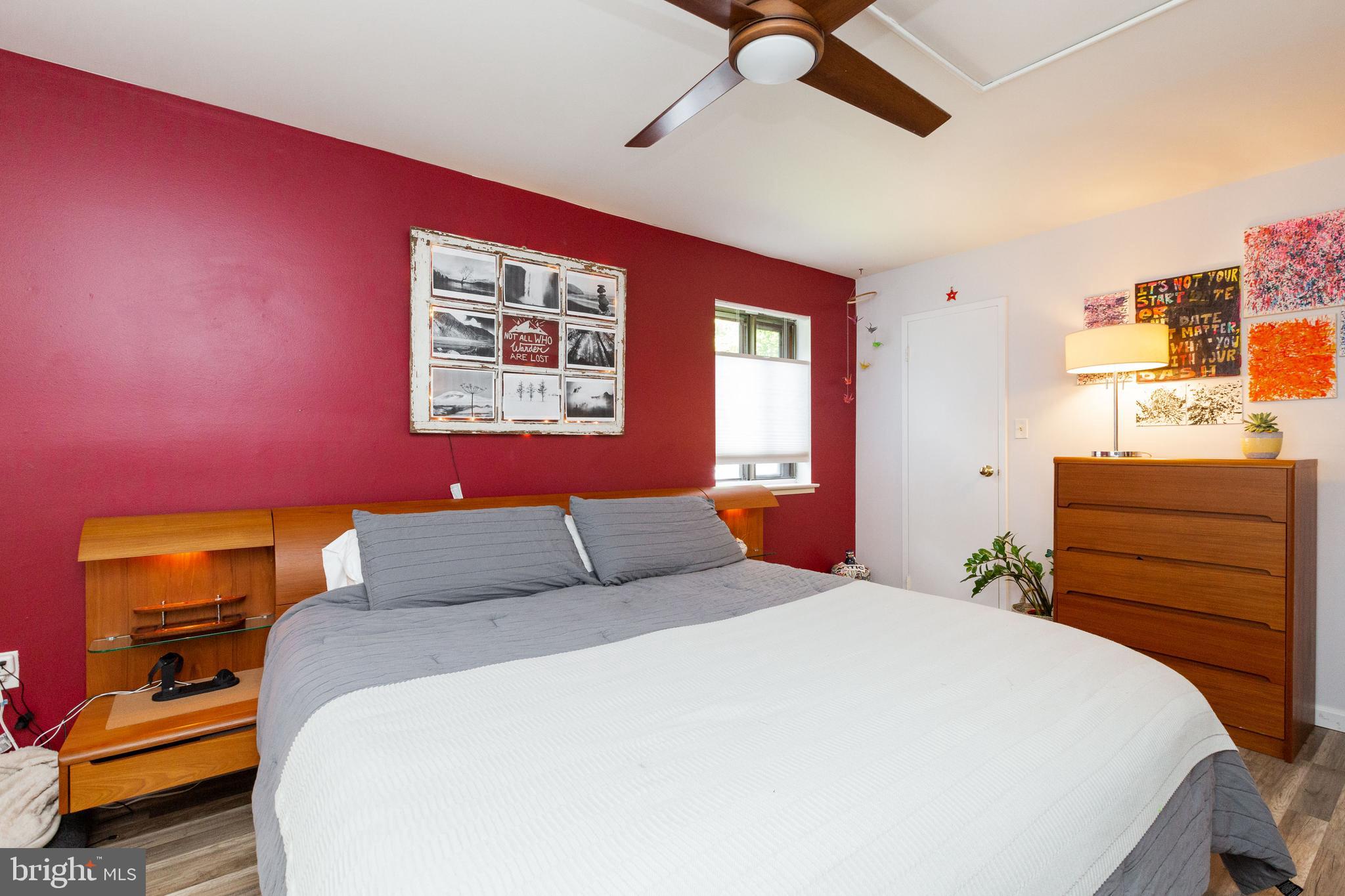 CAMELBACK VILLAGE - Residential