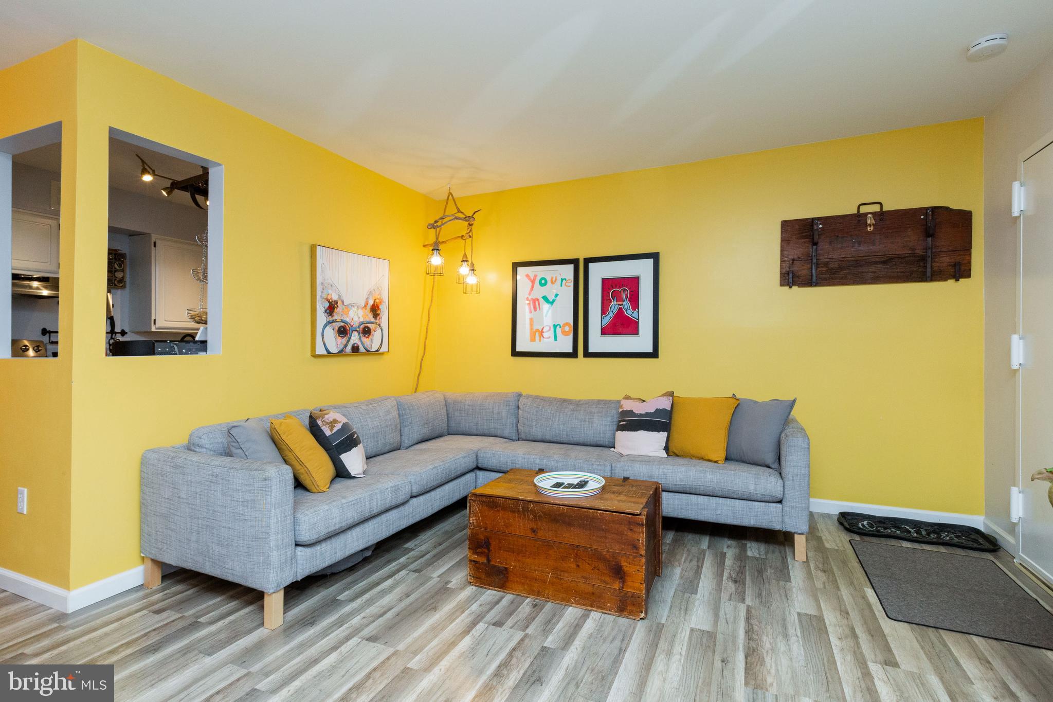 CAMELBACK VILLAGE - Residential