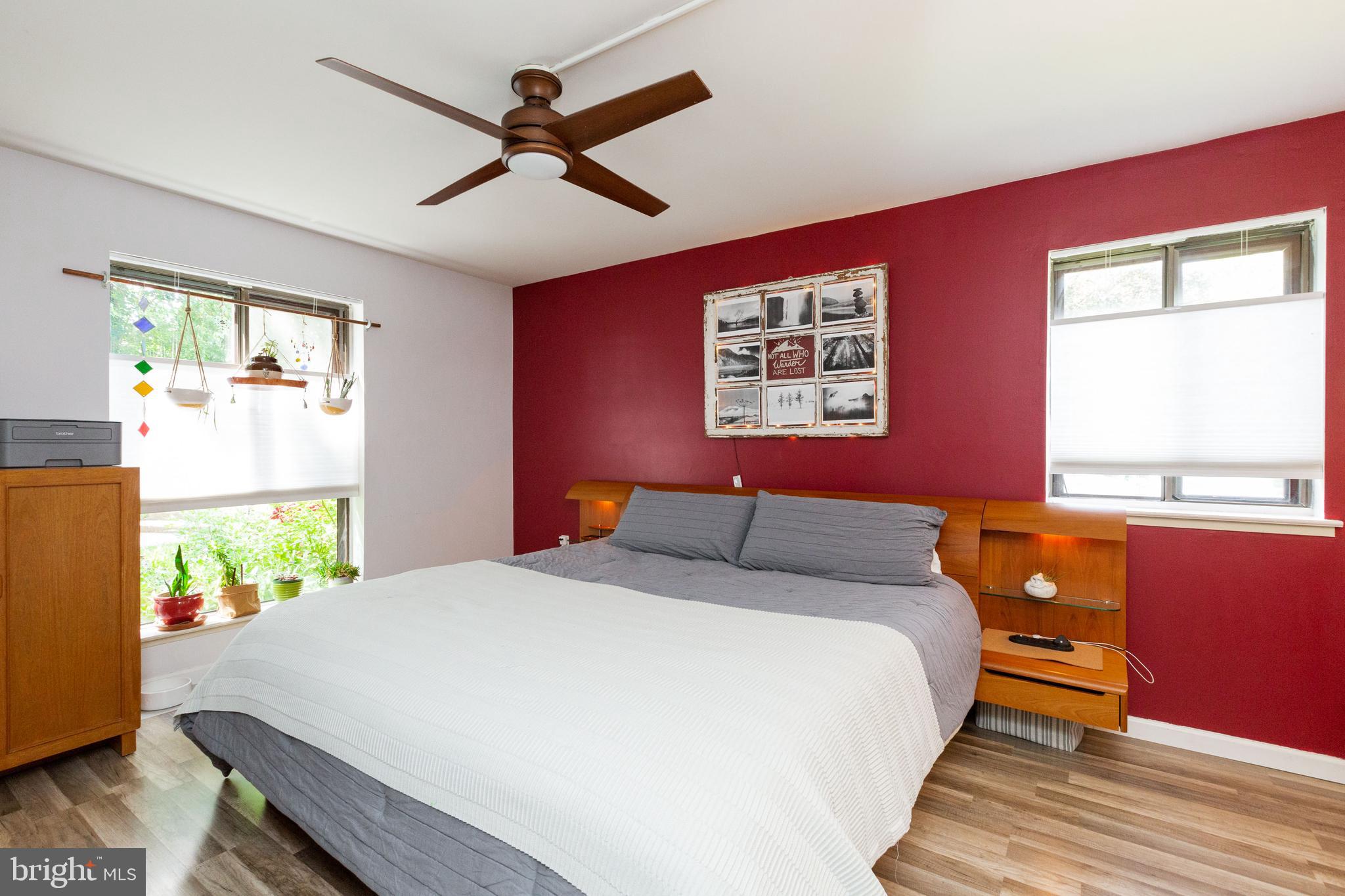 CAMELBACK VILLAGE - Residential