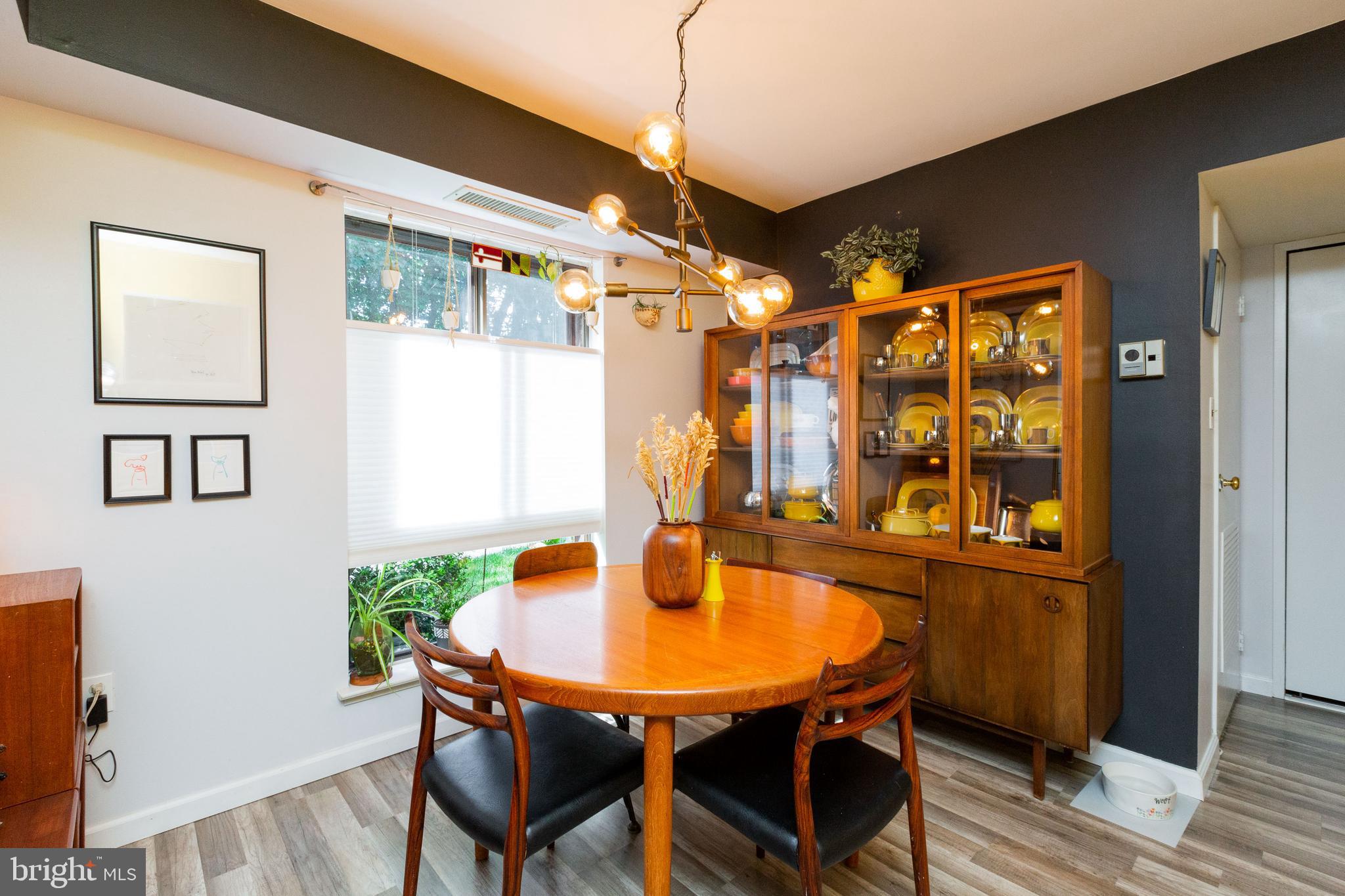 CAMELBACK VILLAGE - Residential