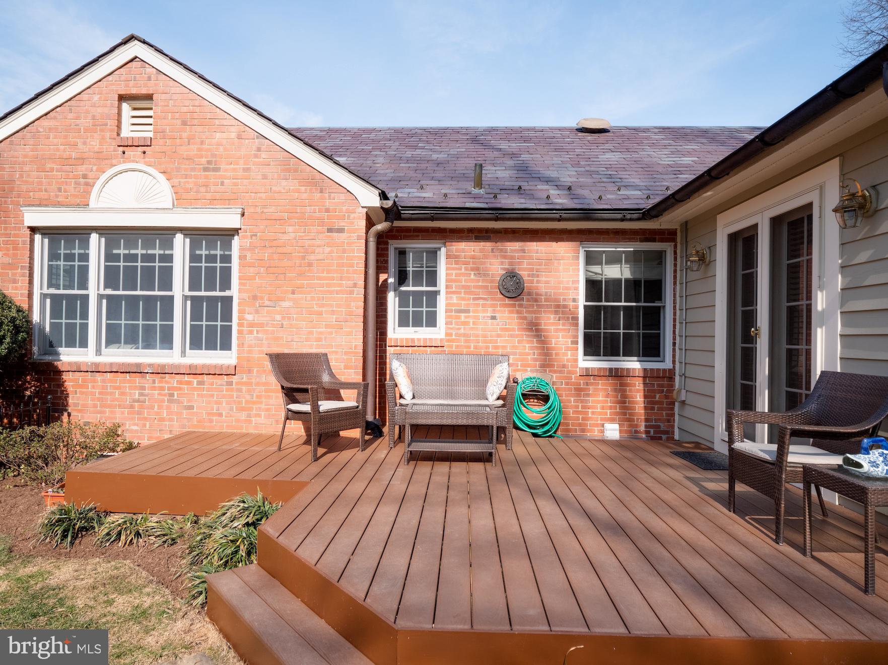 COUNTRY CLUB HILLS - Residential