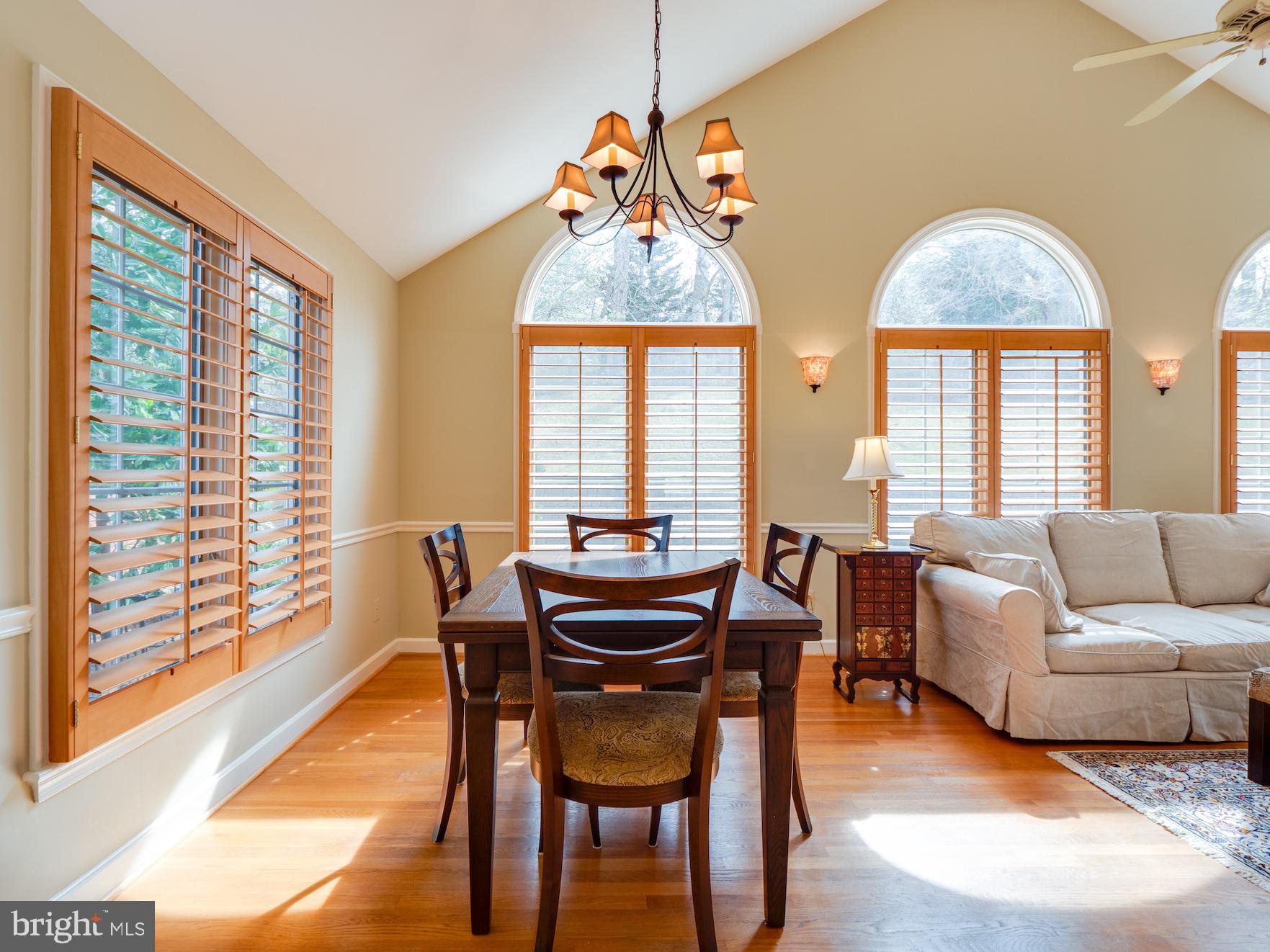 COUNTRY CLUB HILLS - Residential