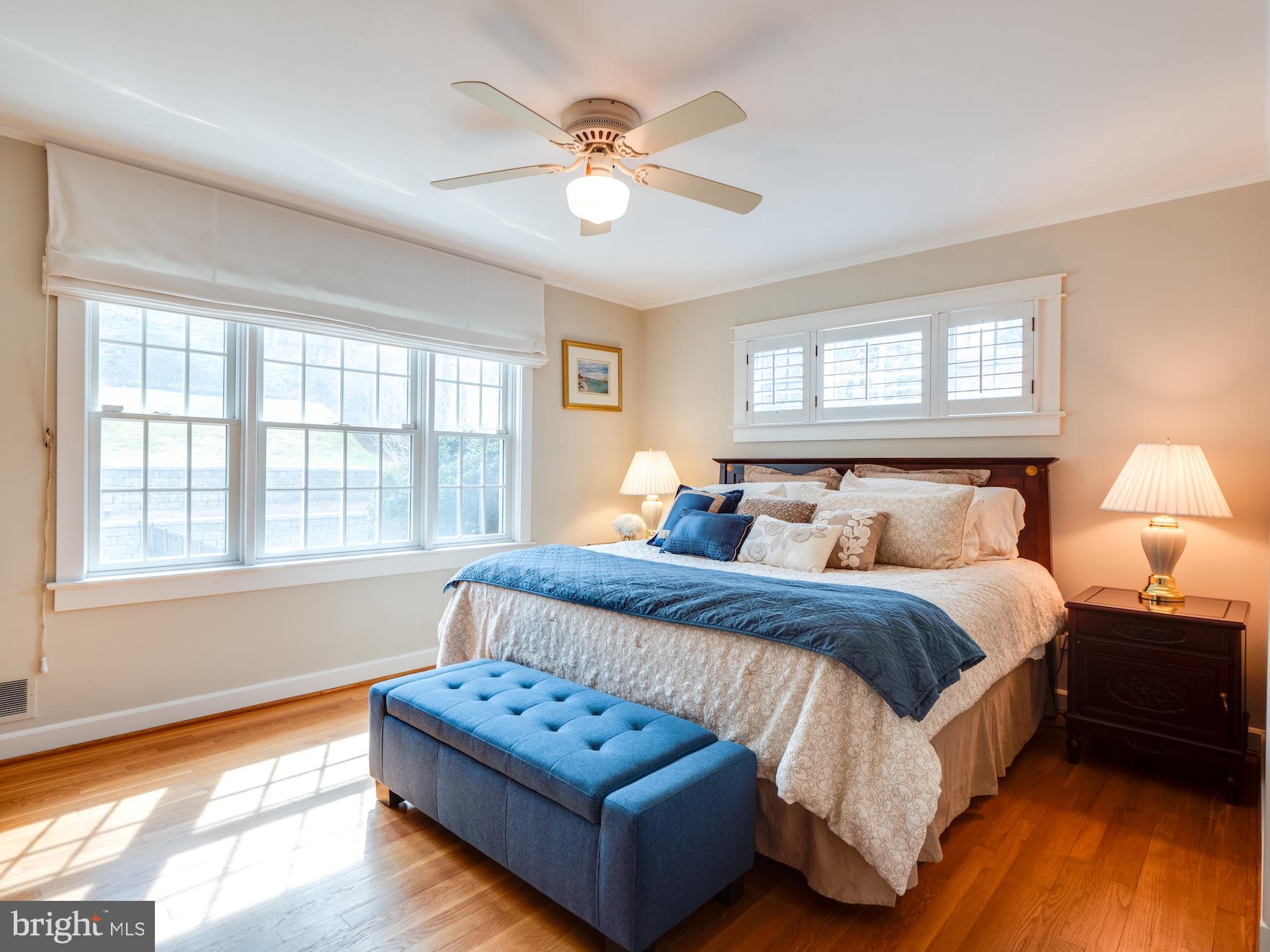 COUNTRY CLUB HILLS - Residential