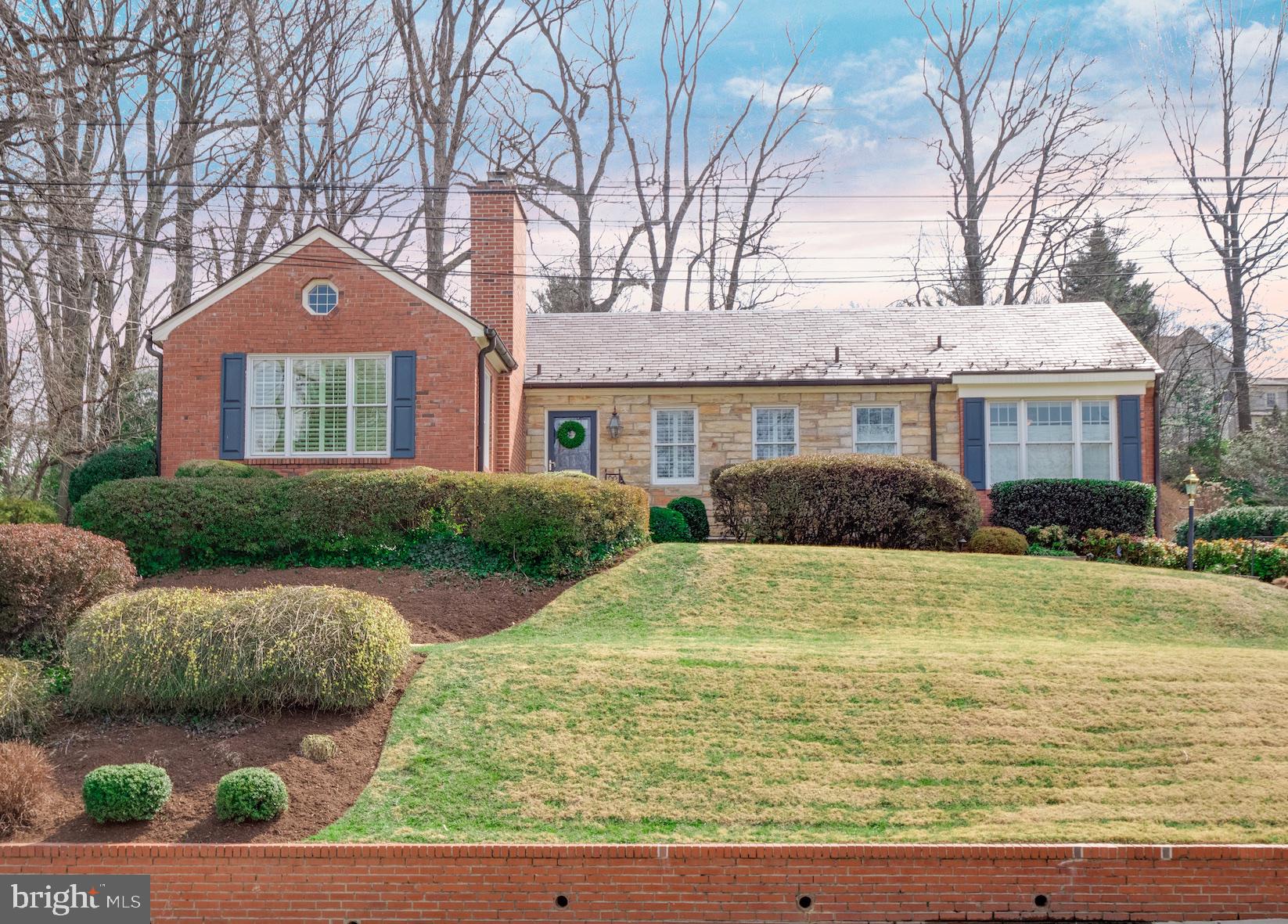 COUNTRY CLUB HILLS - Residential