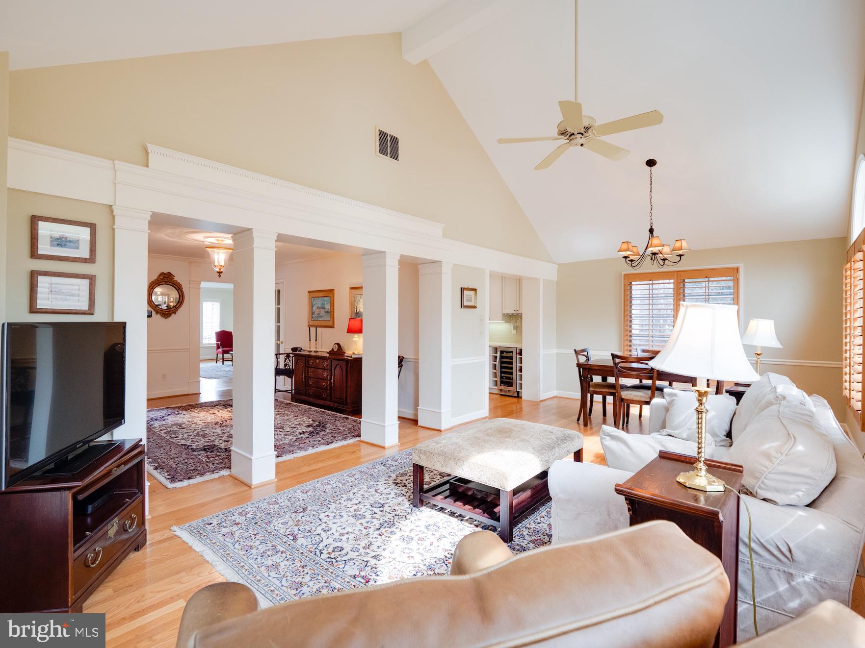 COUNTRY CLUB HILLS - Residential