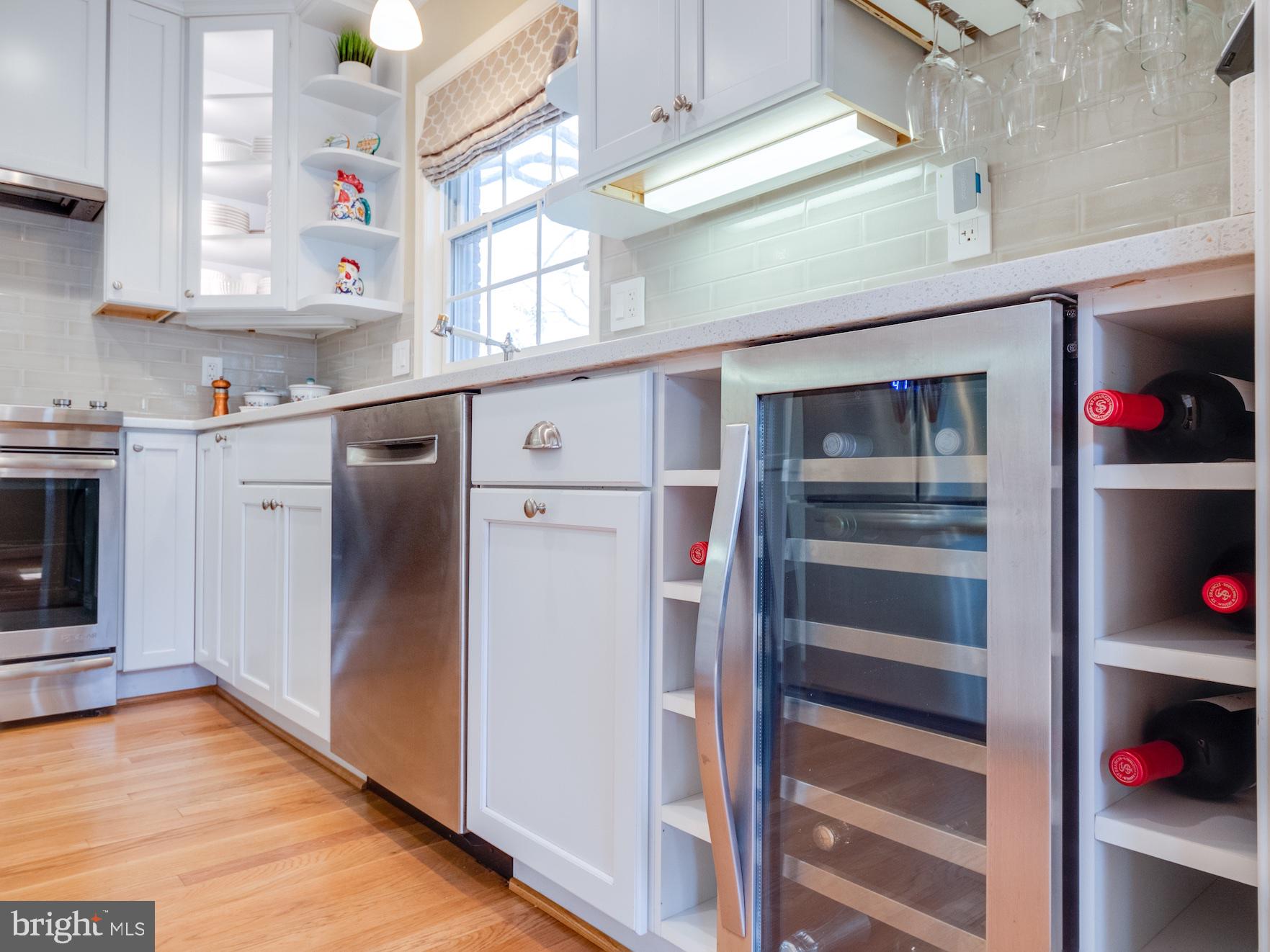 COUNTRY CLUB HILLS - Residential