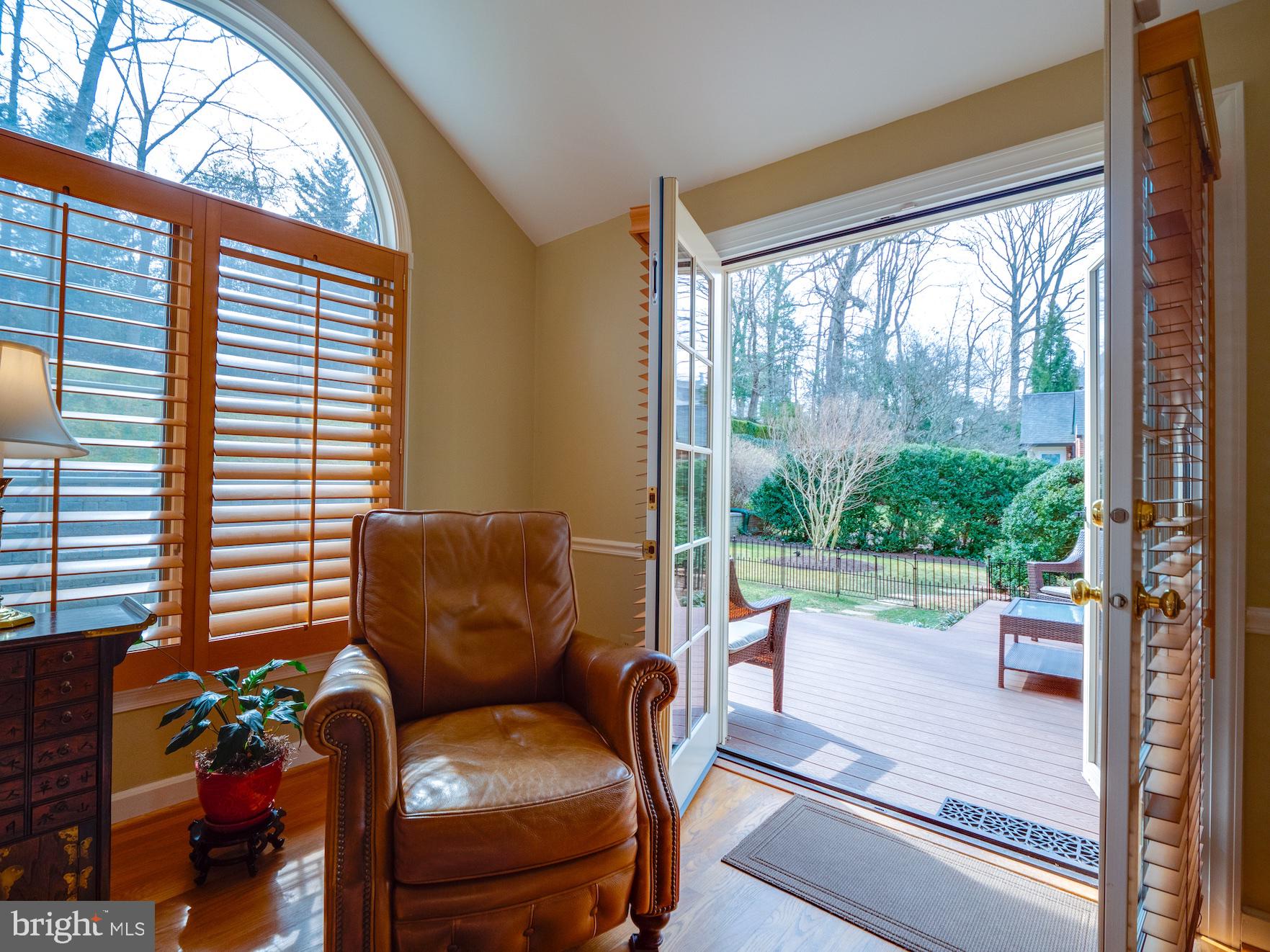 COUNTRY CLUB HILLS - Residential