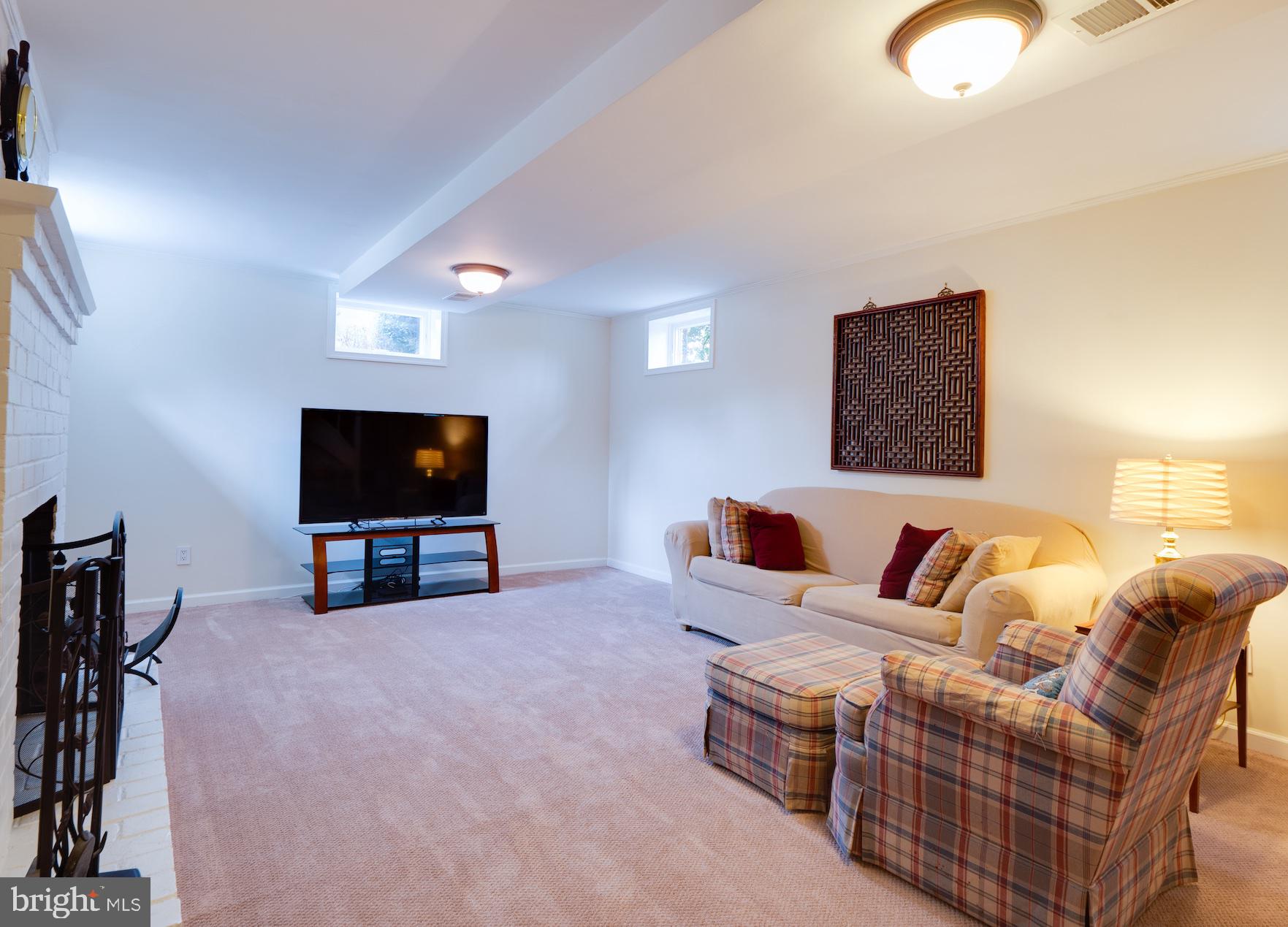 COUNTRY CLUB HILLS - Residential