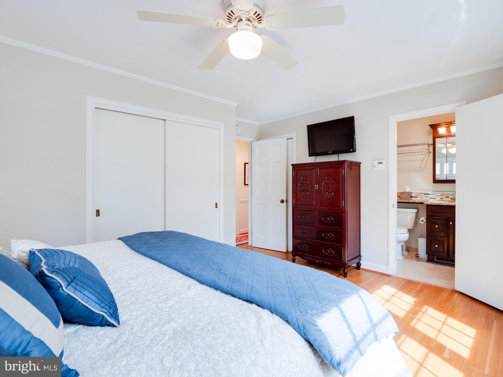 COUNTRY CLUB HILLS - Residential