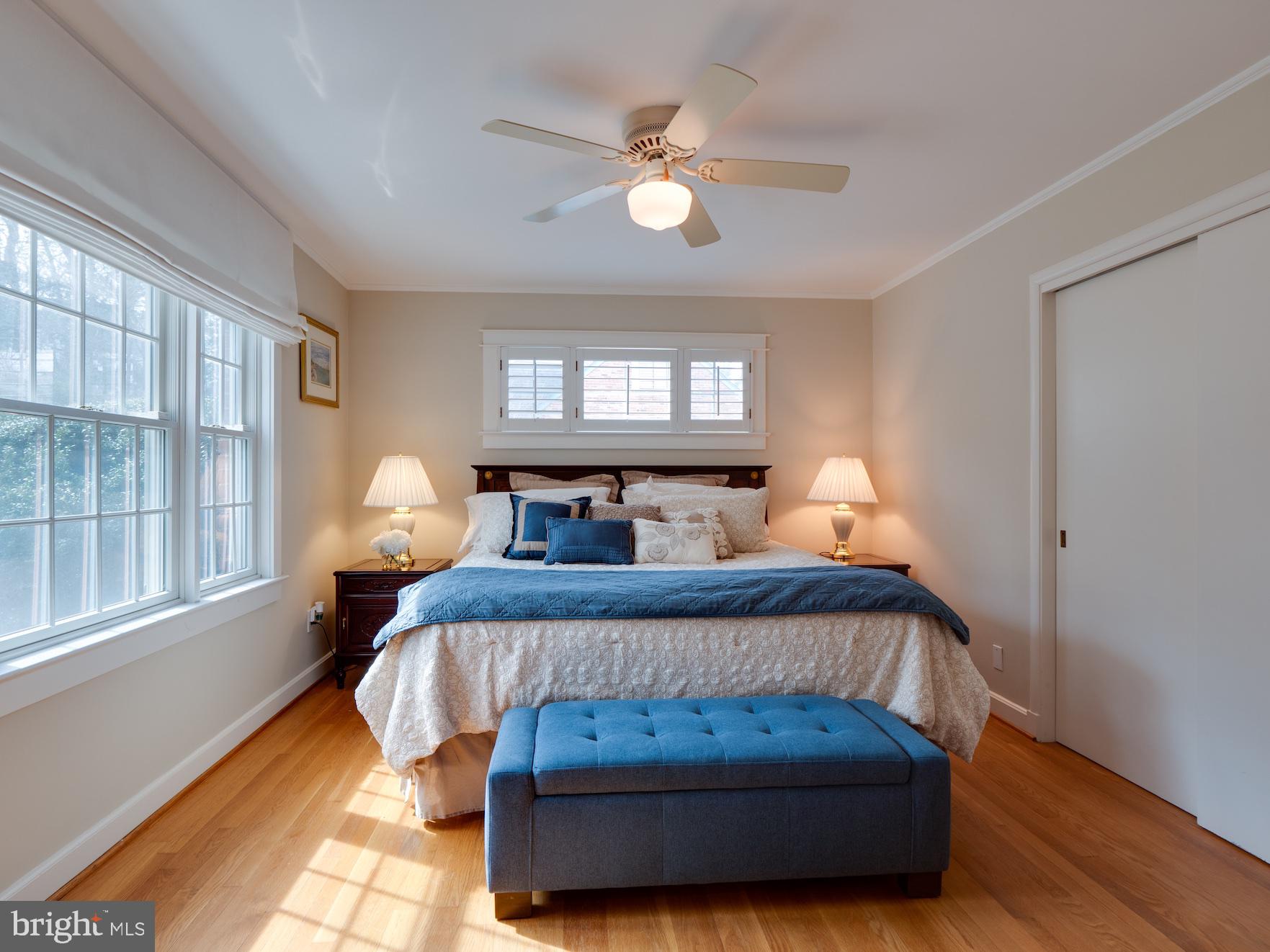 COUNTRY CLUB HILLS - Residential