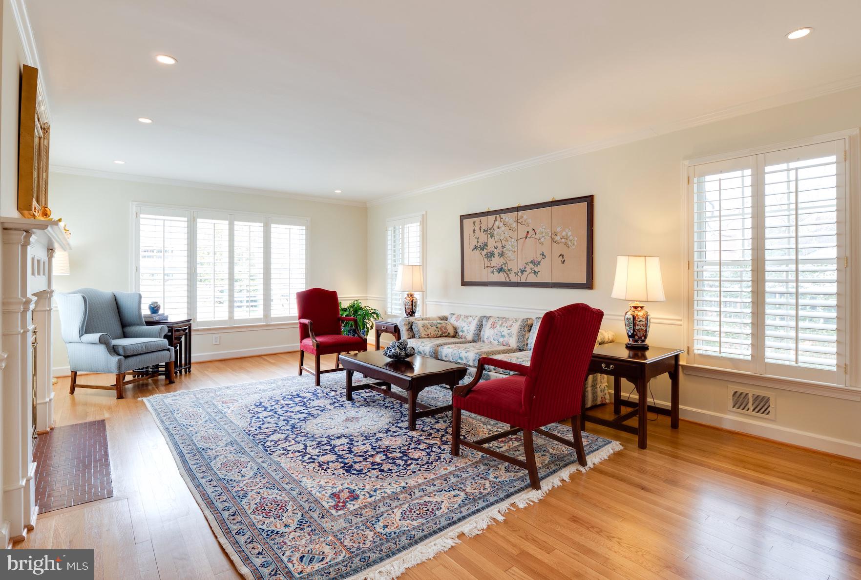 COUNTRY CLUB HILLS - Residential