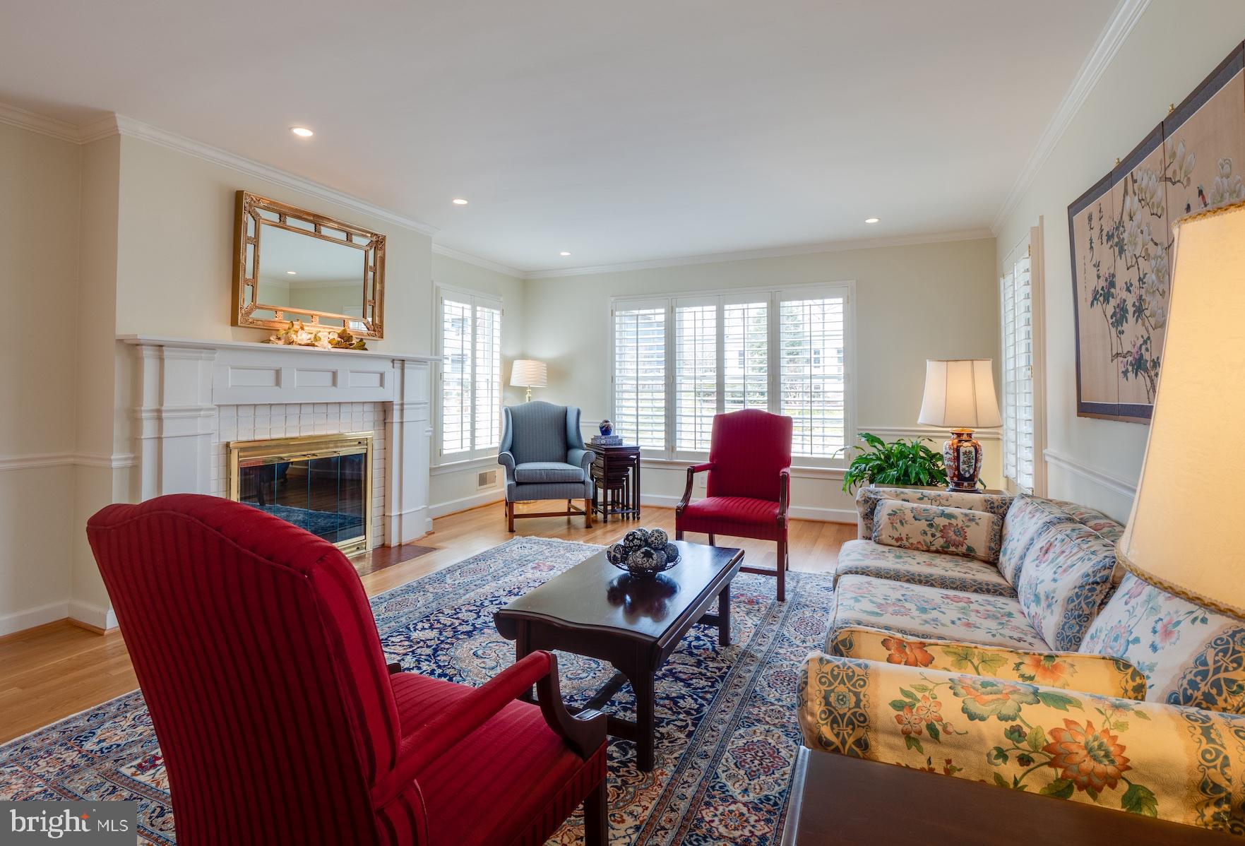 COUNTRY CLUB HILLS - Residential