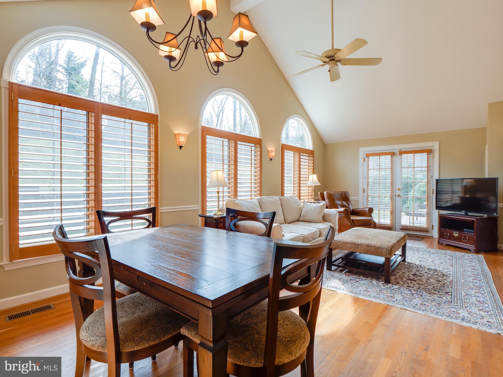 COUNTRY CLUB HILLS - Residential