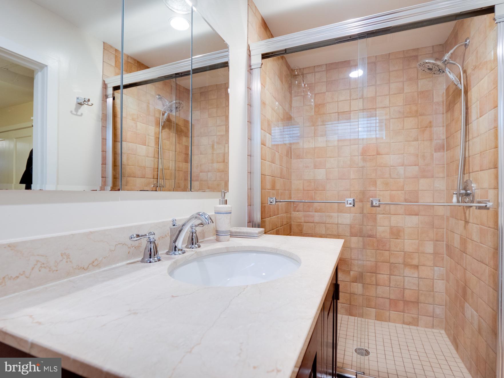 COUNTRY CLUB HILLS - Residential