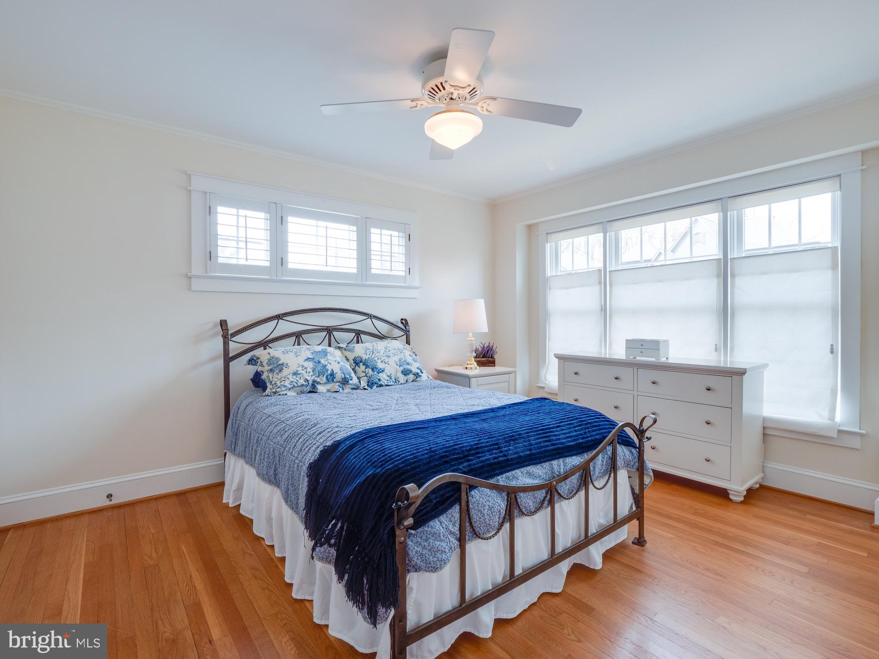 COUNTRY CLUB HILLS - Residential