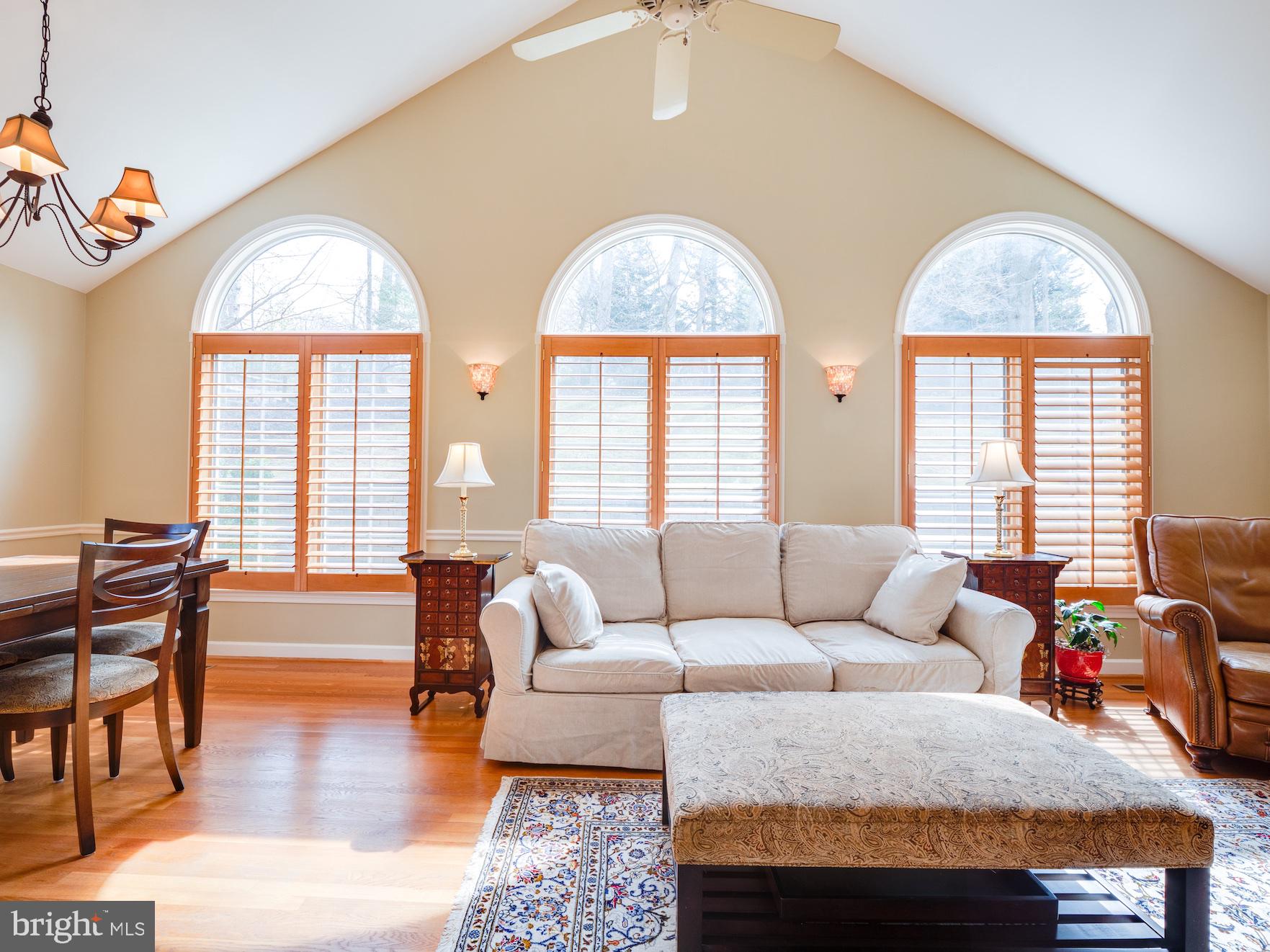 COUNTRY CLUB HILLS - Residential