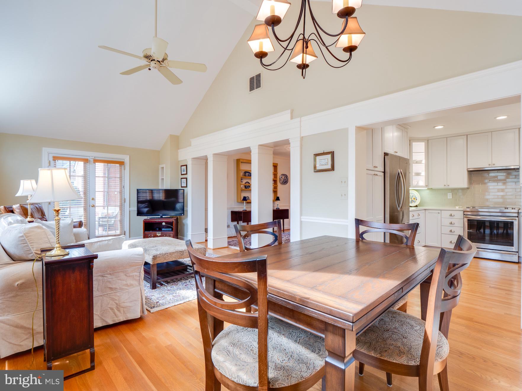 COUNTRY CLUB HILLS - Residential