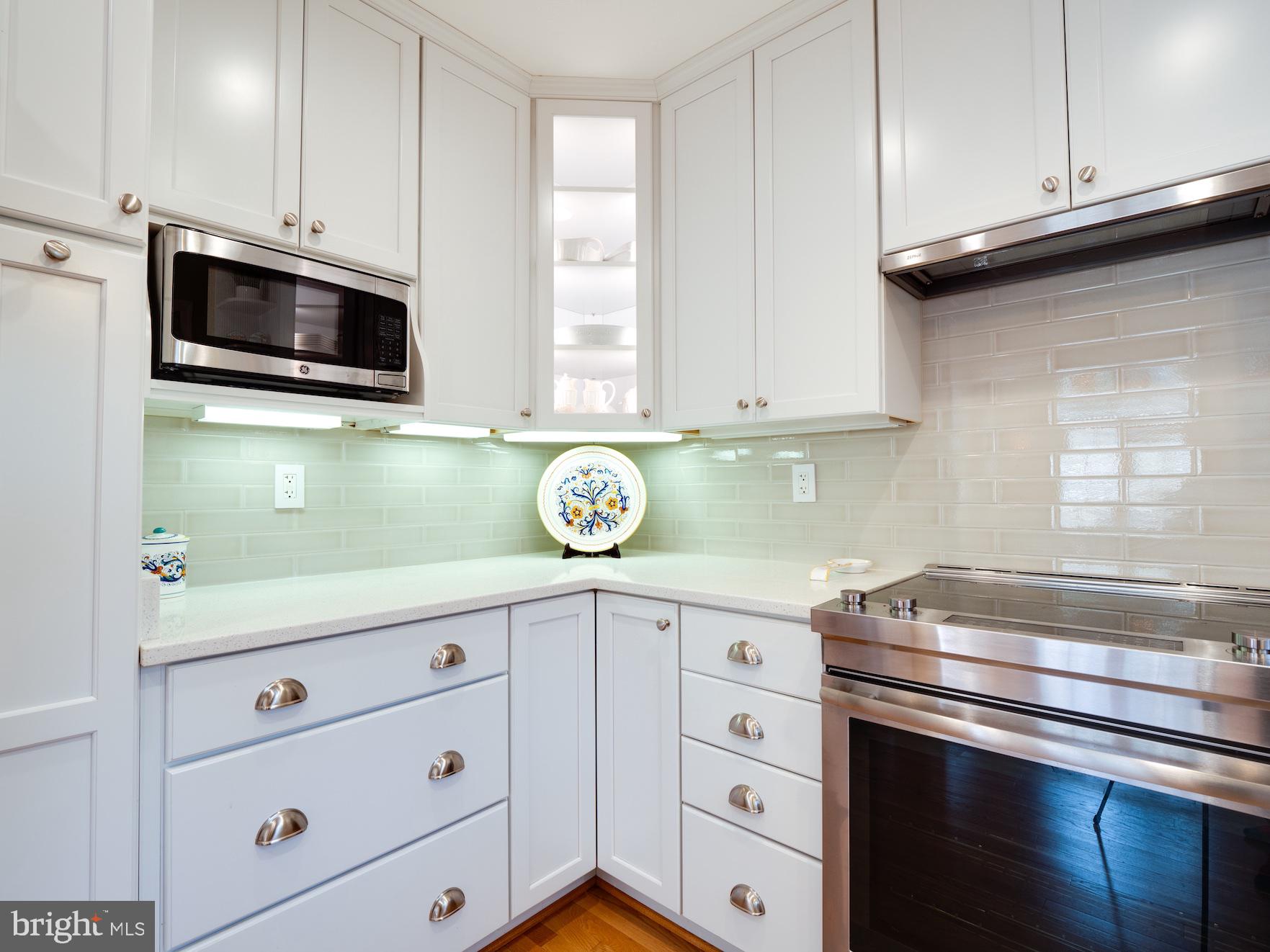 COUNTRY CLUB HILLS - Residential