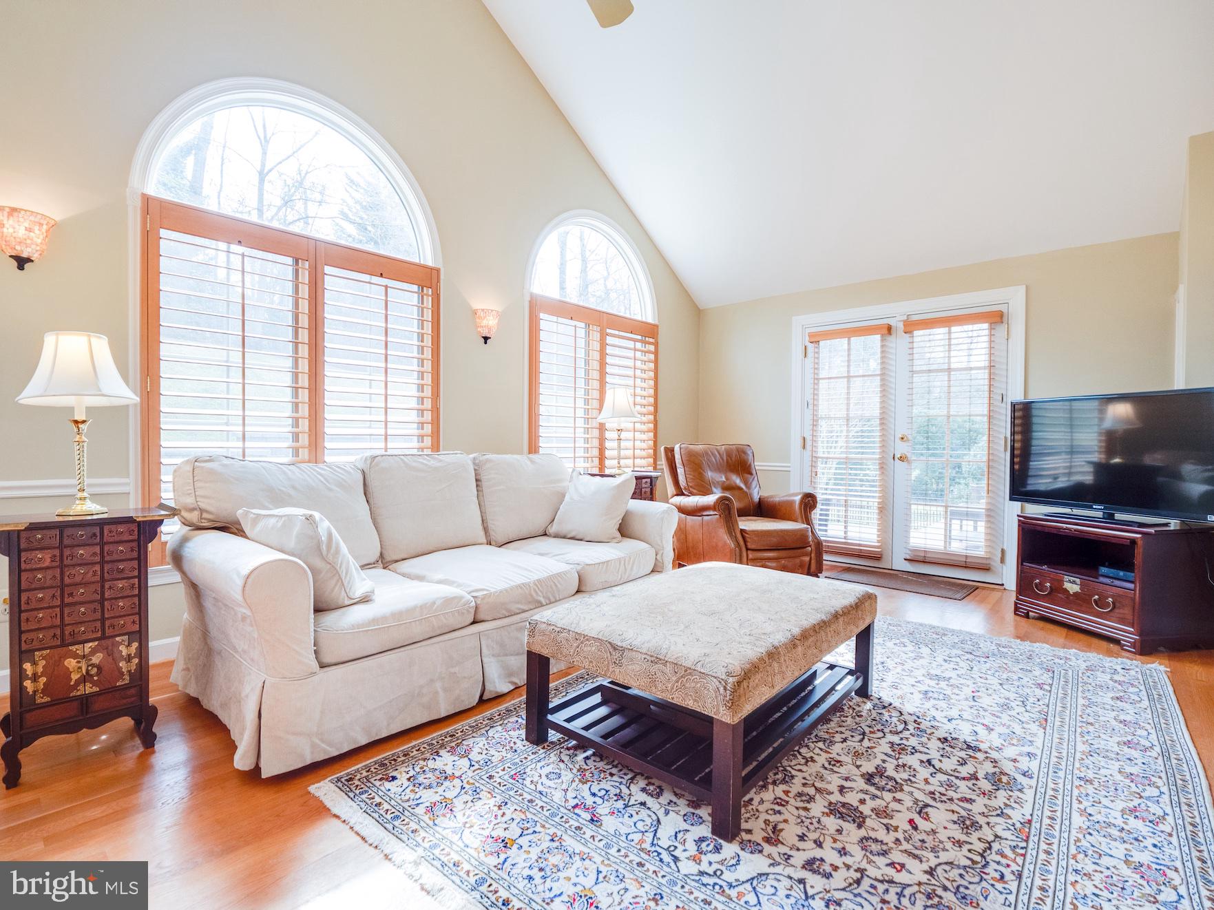 COUNTRY CLUB HILLS - Residential