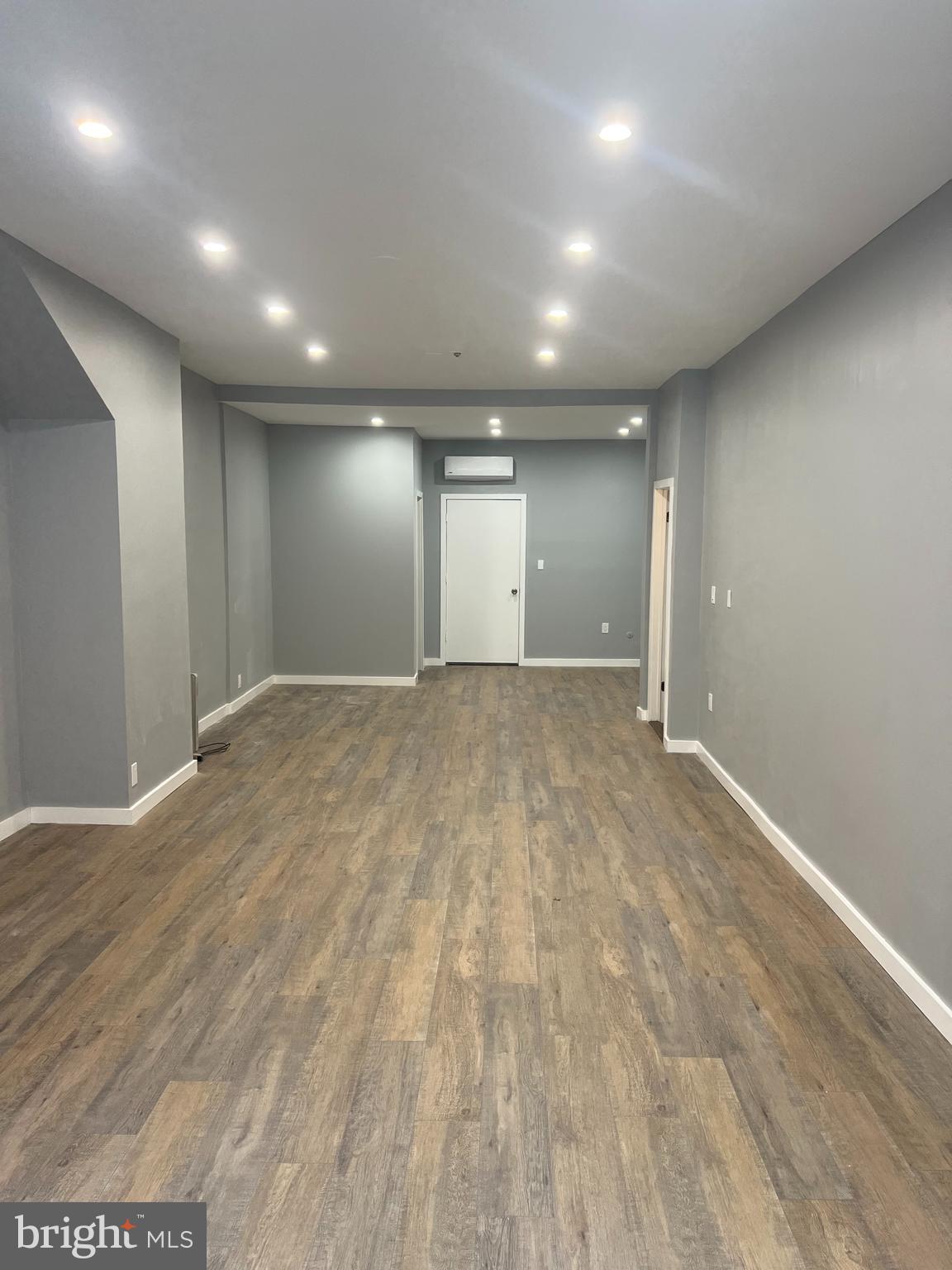 GRADUATE HOSPITAL - Commercial Lease