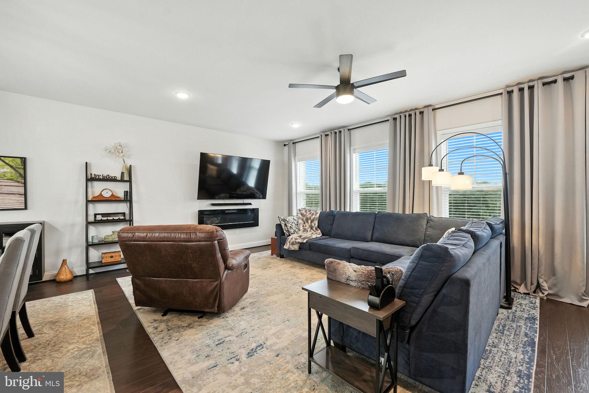 POTOMAC SHORES - Residential