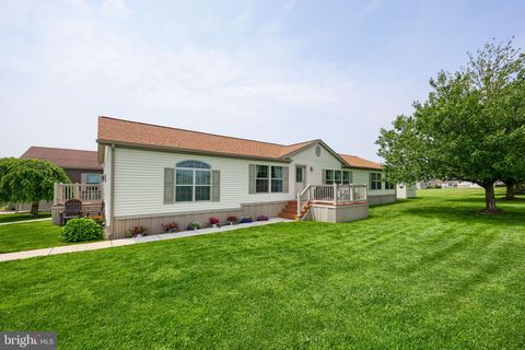 22 SARAH AVENUE NEW HOLLAND PA 17557