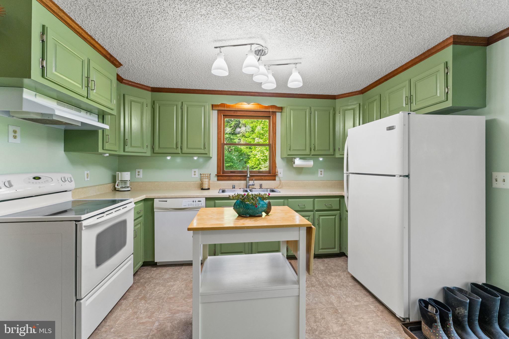 NOMINI HALL FARMS - Residential
