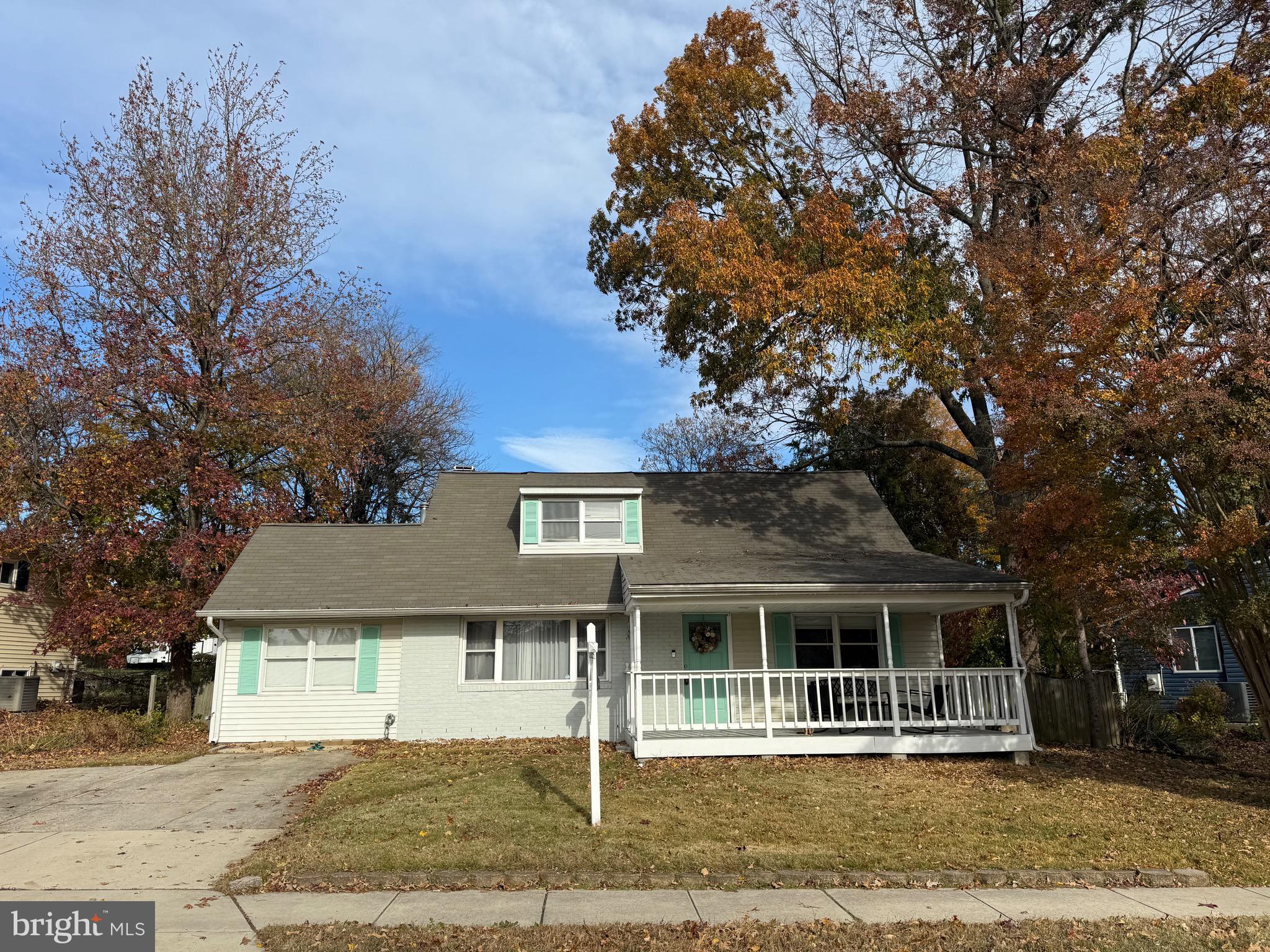 COUNTRY CLUB ESTATES - Residential