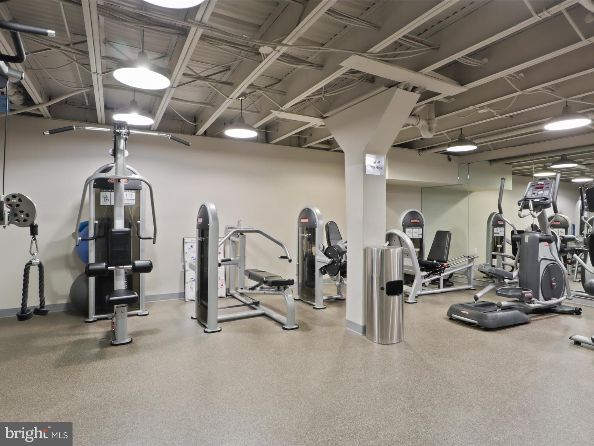 ADAMS HOUSE - Residential