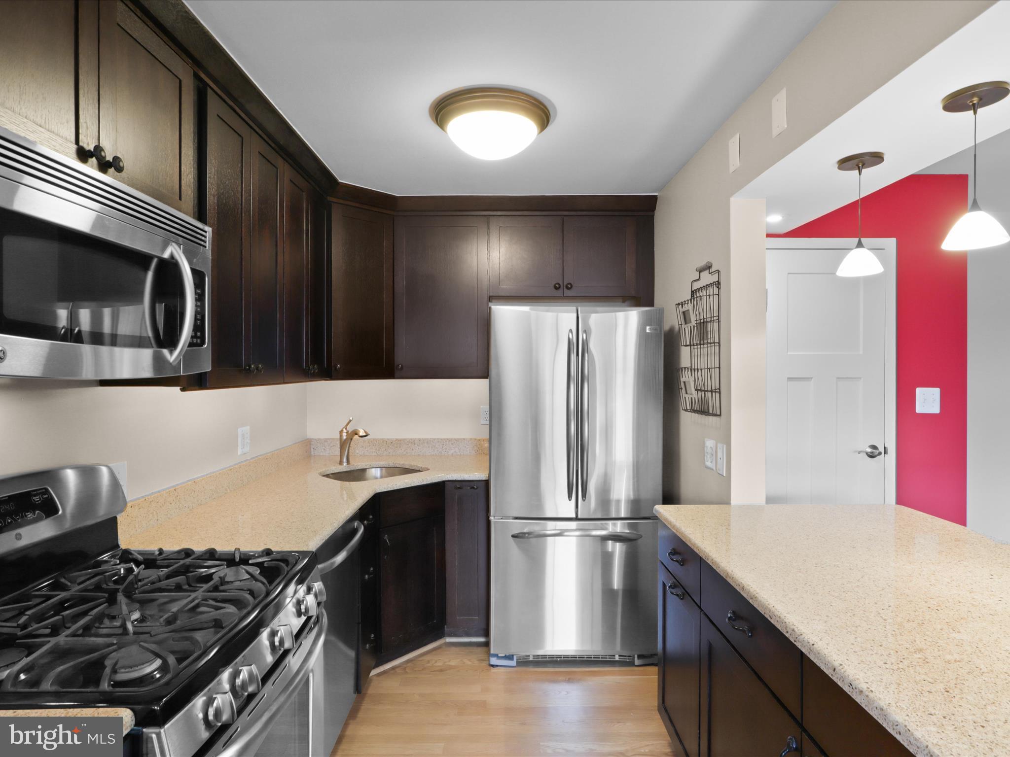 ADAMS HOUSE - Residential