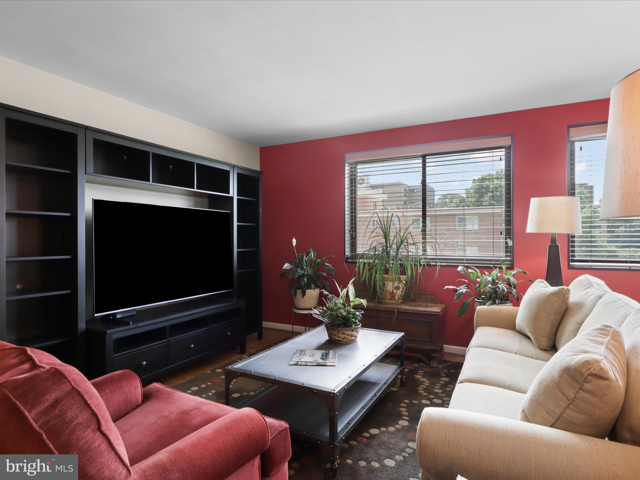 ADAMS HOUSE - Residential