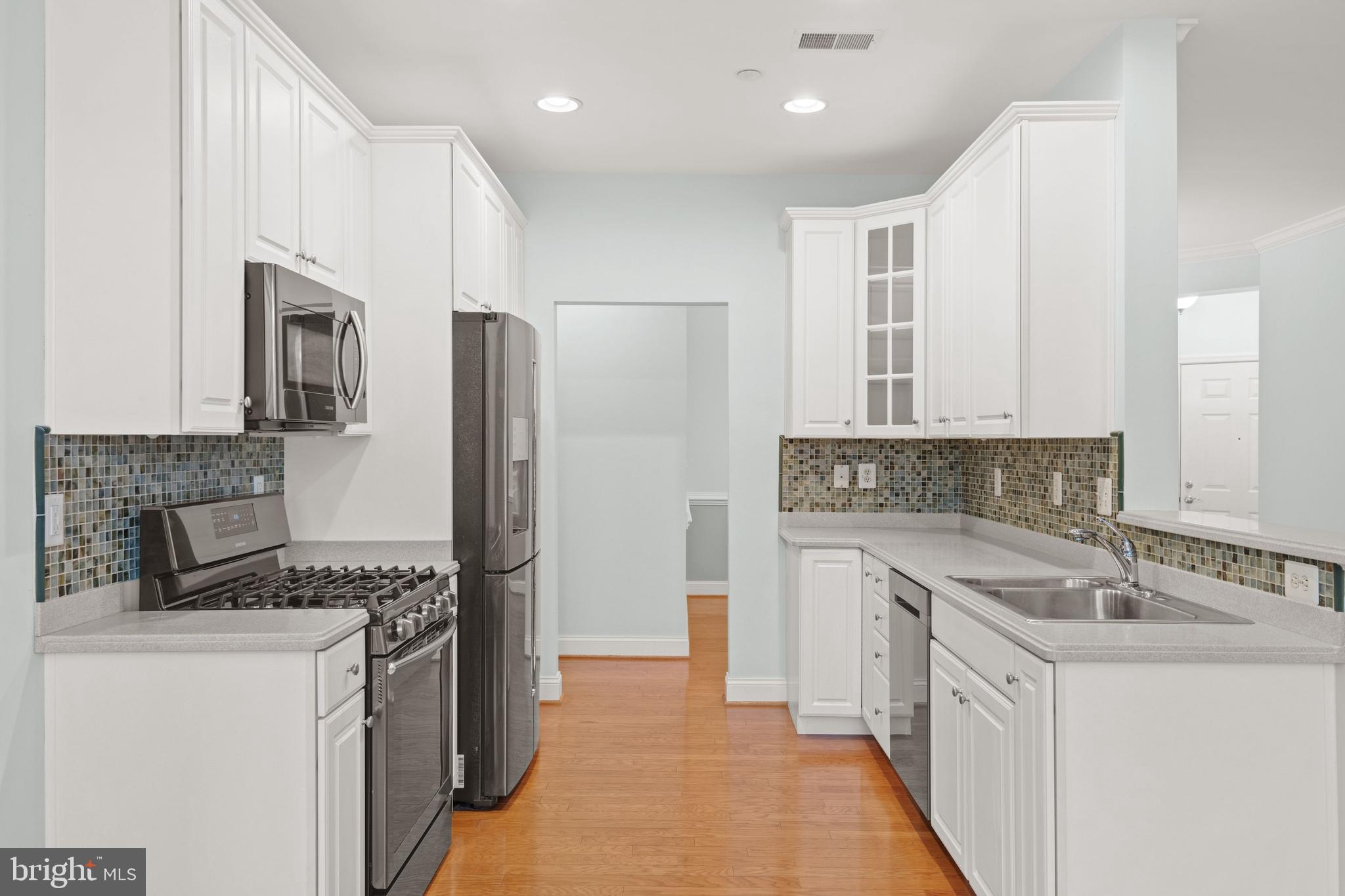 REGENTS' GLEN/GREENLEIGH - Land