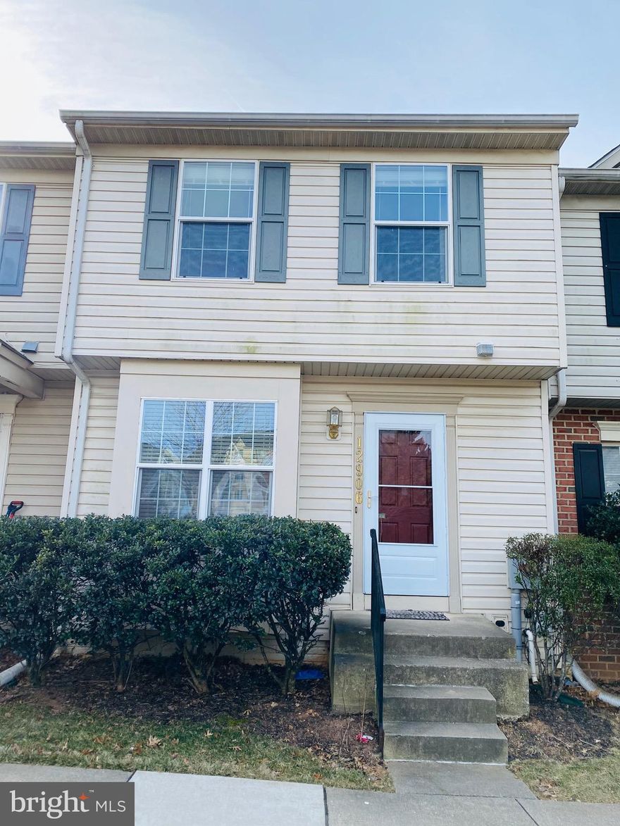 Beautiful townhome in sought after Milestone community. Large eat in kitchen with ceramic floors and double pantry. Finished walkout basement with full bath and 4th bedroom. Minutes from I-270, Milestone center, Neelsville Village center and Wegmans.