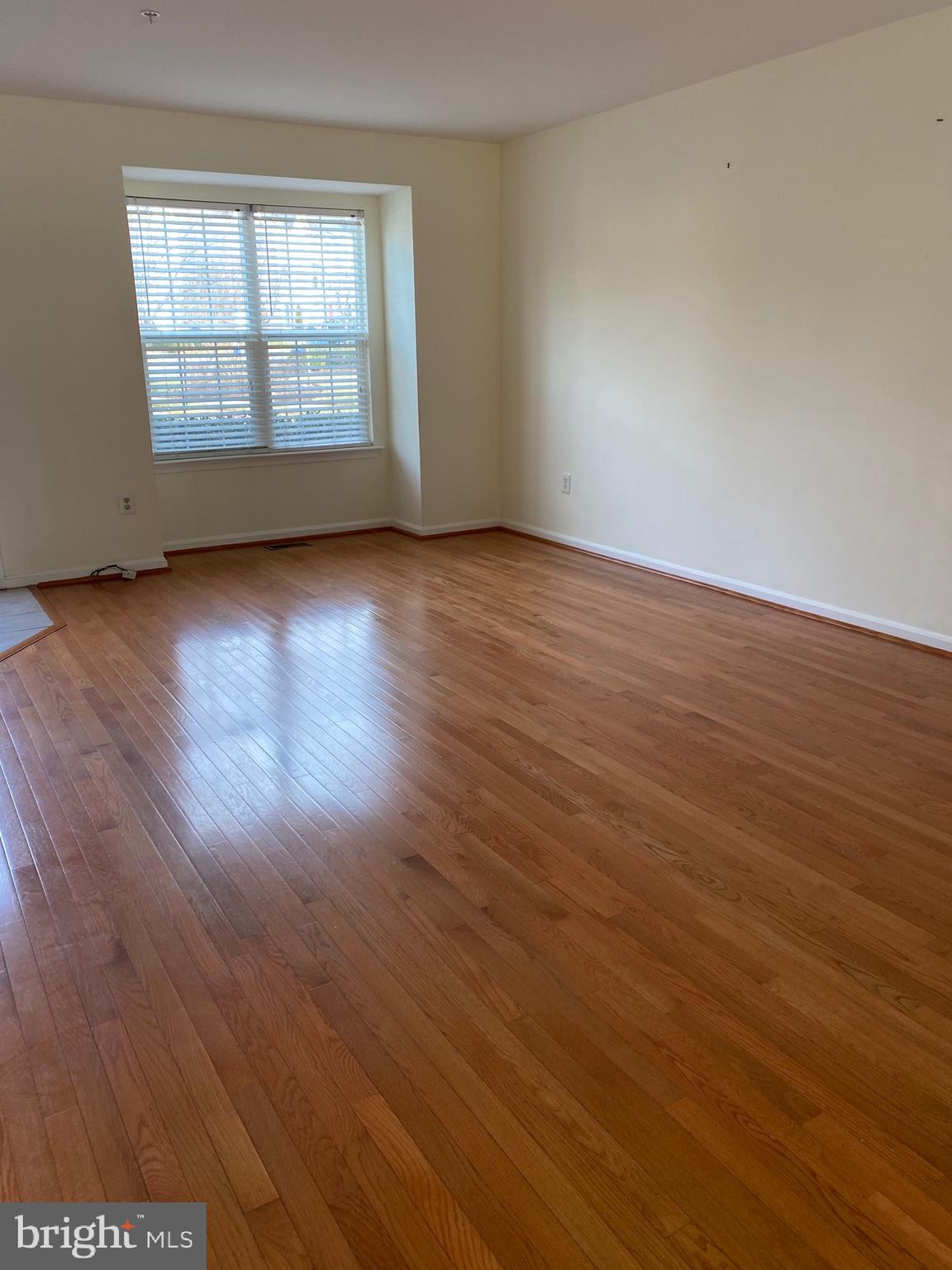 MILESTONE TOWNHOUSES - Residential Lease