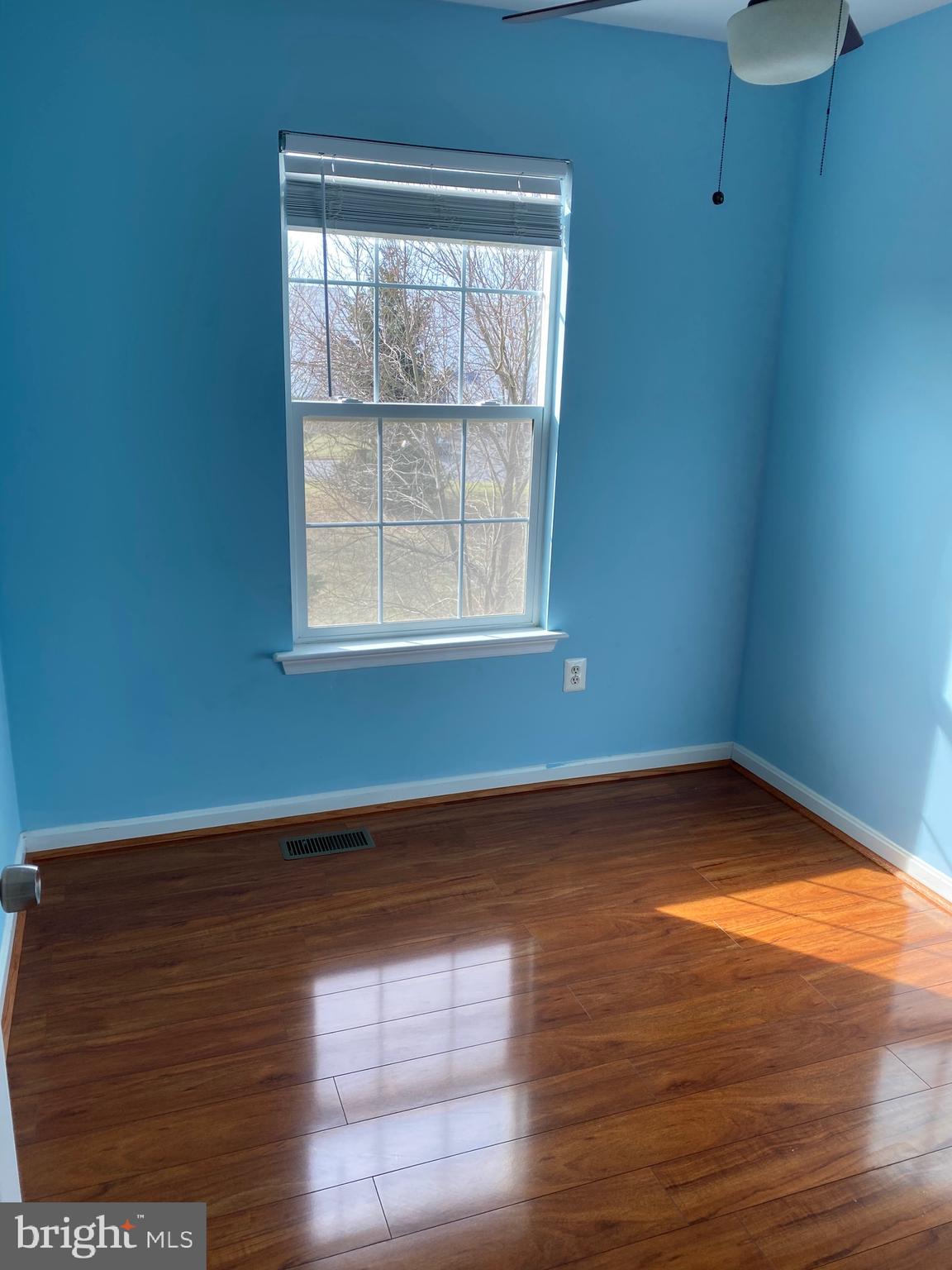 MILESTONE TOWNHOUSES - Residential Lease