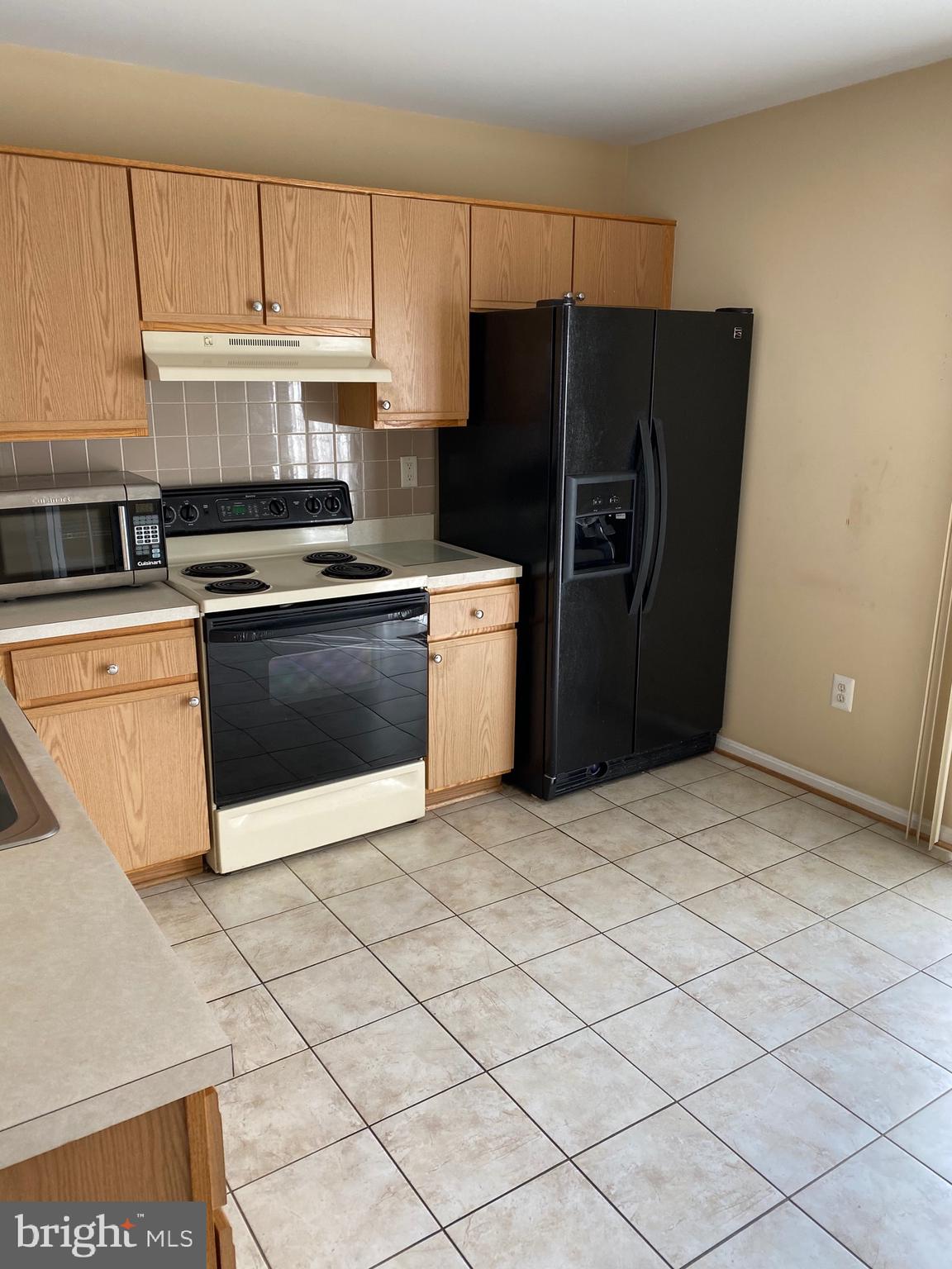 MILESTONE TOWNHOUSES - Residential Lease