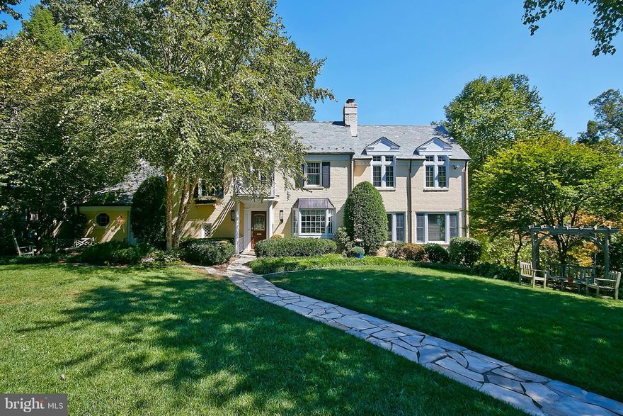 When it comes to living in style, 3401 N. Abingdon St. delivers! An eclectic mix of new & old highlight the classic architecture of this 1941 expanded/remodeled Colonial. Looking for a true owners' suite? It's here! Gourmet kitchen, here too! Space for grand entertaining for ALL seasons!GEM OF A HOUSE CHARM SOLID CONSTRUCTION TOP SPOT in CC HILLS! ITCHING TO SELL!!!!! OFFERS PLEASE!!!