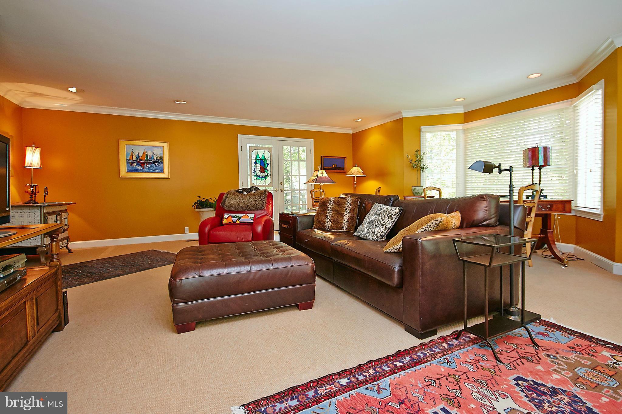 COUNTRY CLUB HILLS - Residential