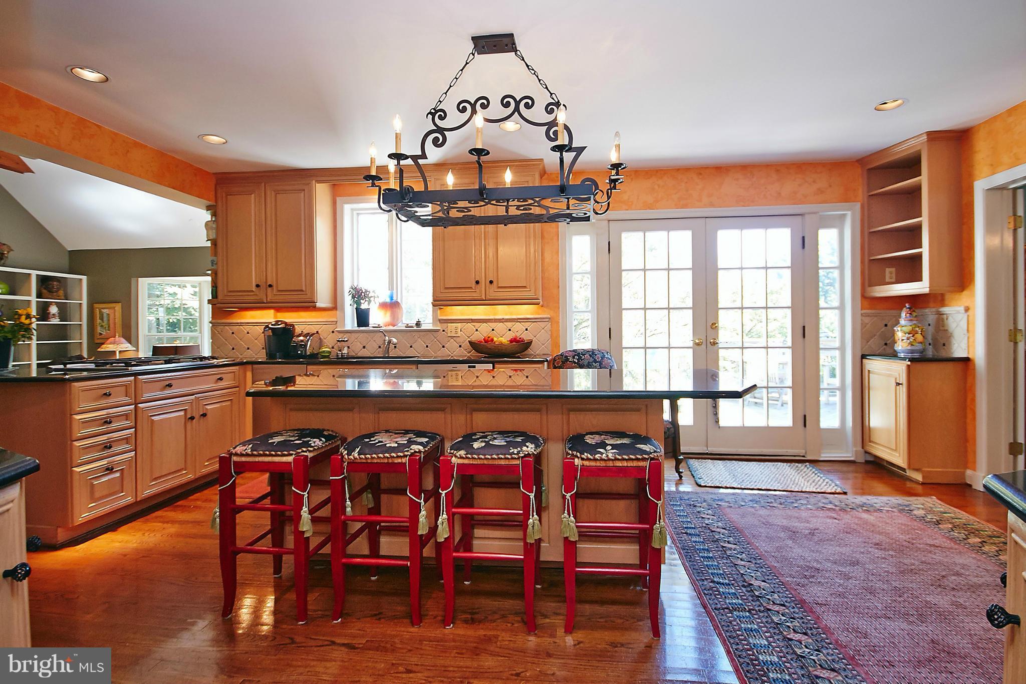 COUNTRY CLUB HILLS - Residential