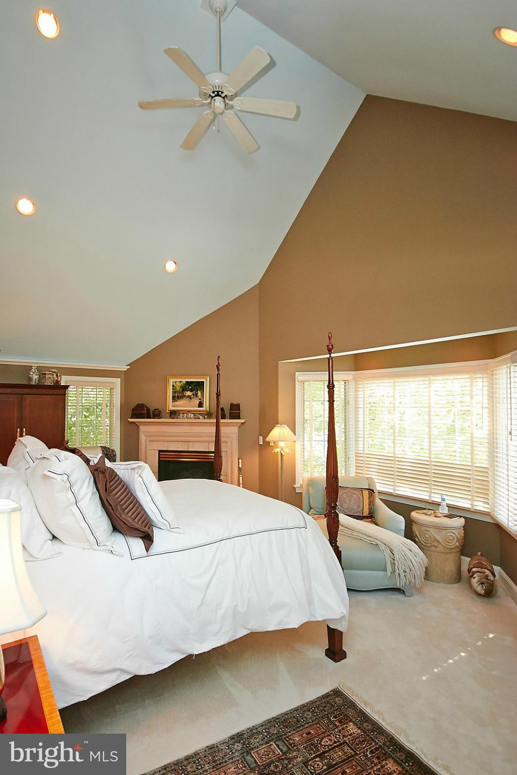 COUNTRY CLUB HILLS - Residential