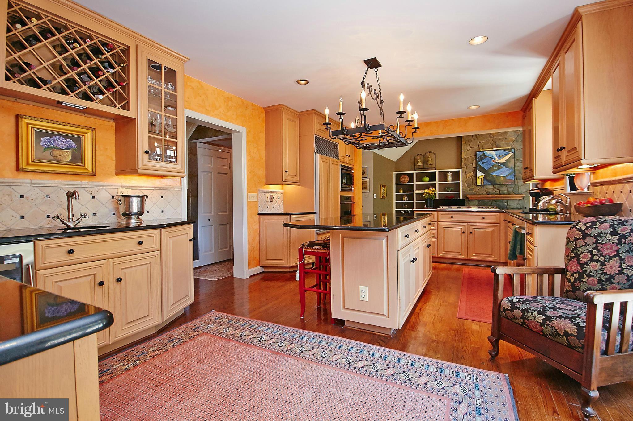 COUNTRY CLUB HILLS - Residential