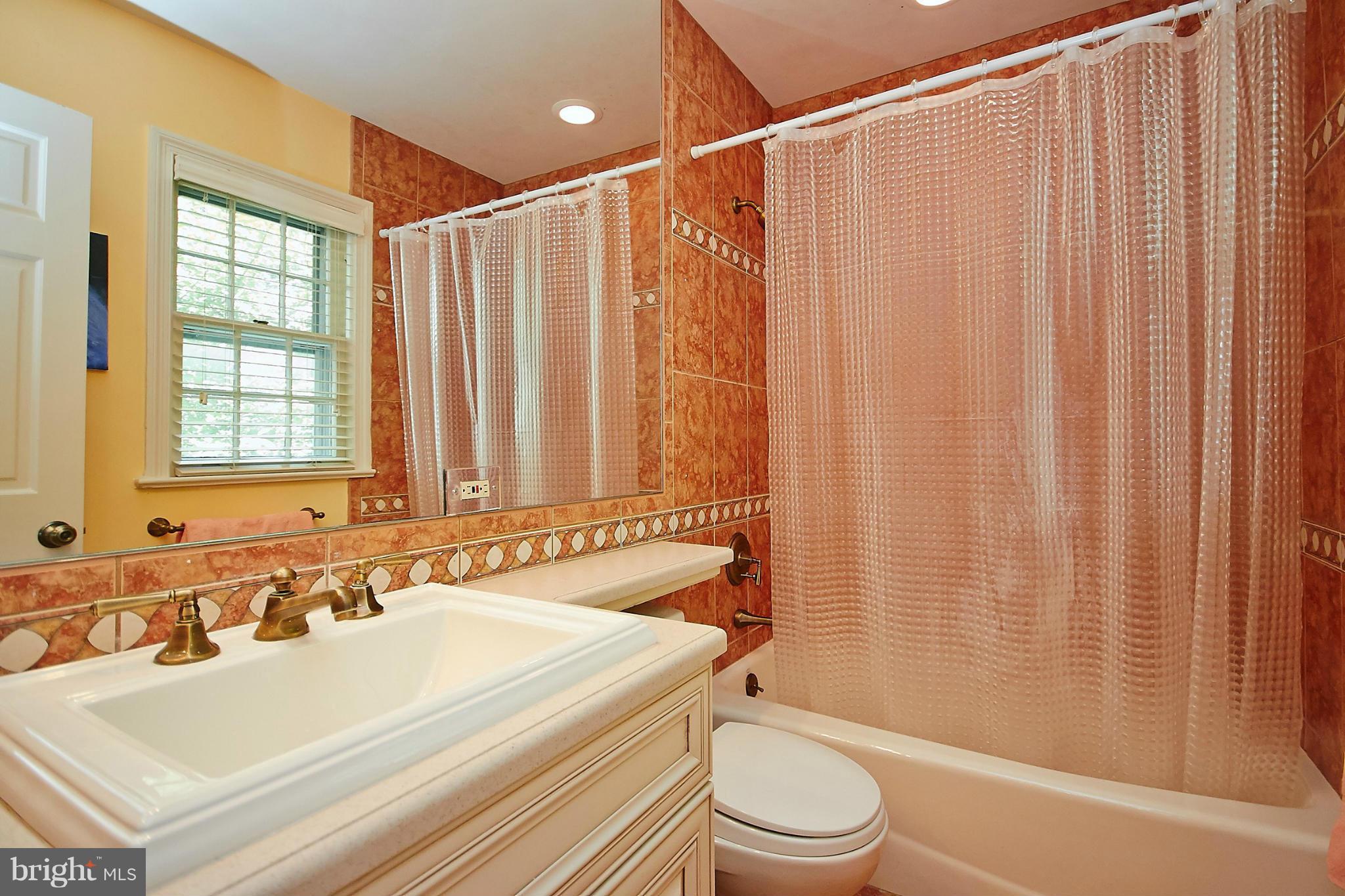 COUNTRY CLUB HILLS - Residential